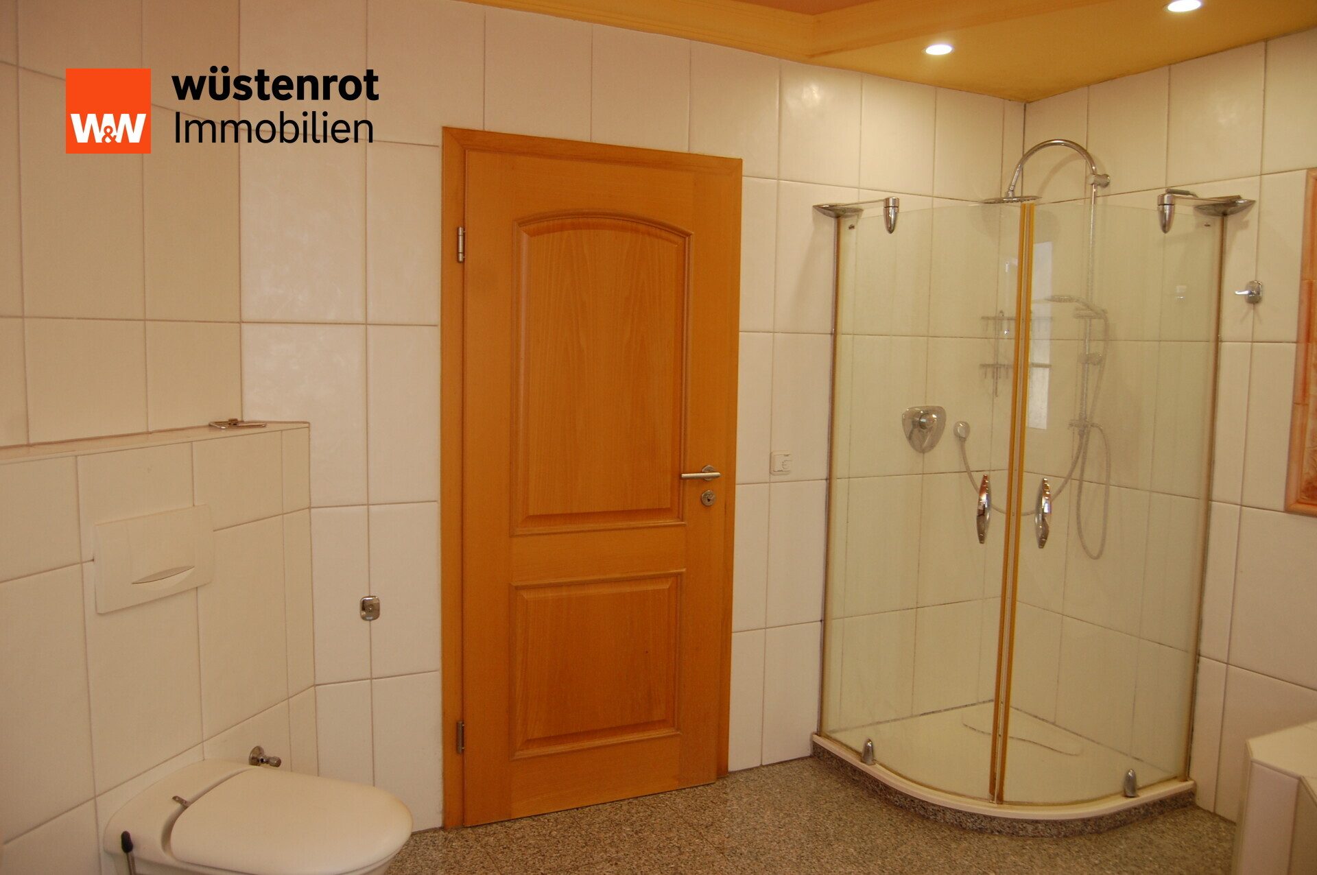 Immobilienangebot - Brunn - Alle - Großzügiges EFH in ruhiger Lage in Brunn/Laaber – auch für 2 Generationen, sofort bezugsfrei