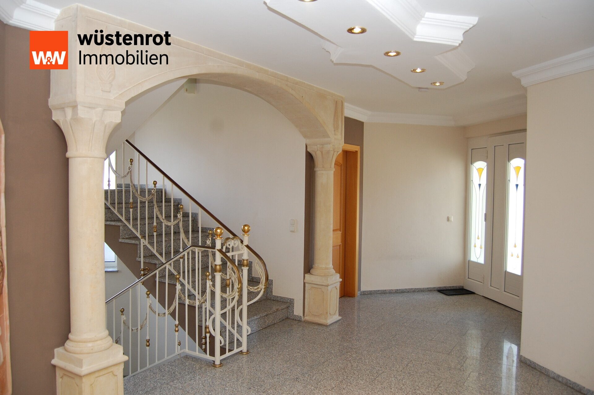 Immobilienangebot - Brunn - Alle - Großzügiges EFH in ruhiger Lage in Brunn/Laaber – auch für 2 Generationen, sofort bezugsfrei