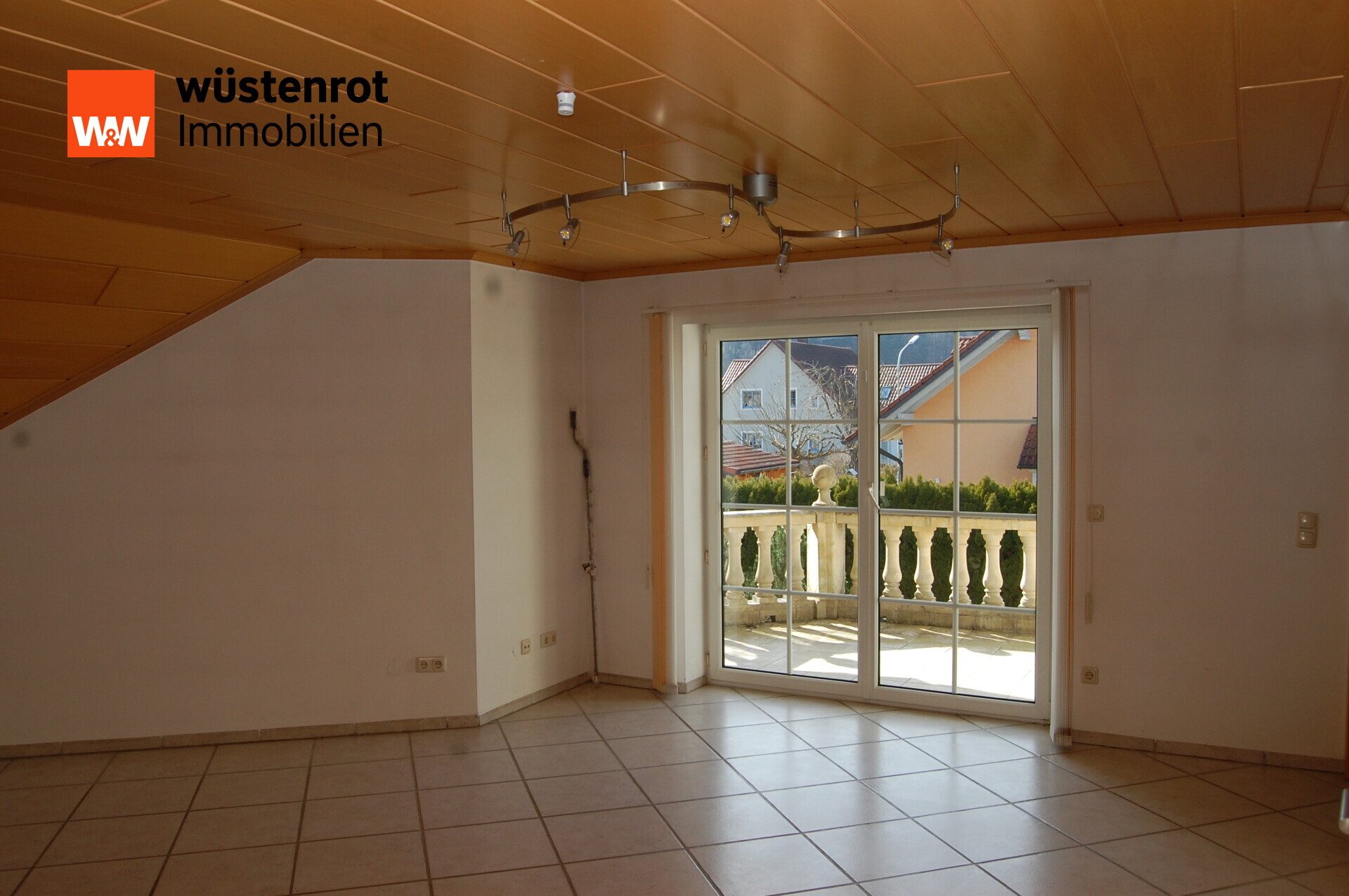 Immobilienangebot - Brunn - Alle - Großzügiges EFH in ruhiger Lage in Brunn/Laaber – auch für 2 Generationen, sofort bezugsfrei