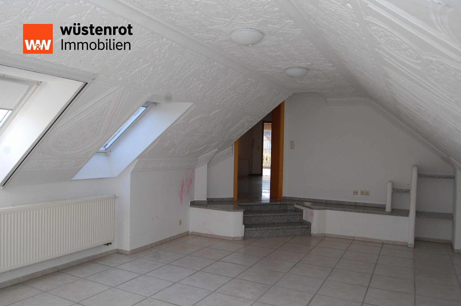 Immobilienangebot - Brunn - Alle - Großzügiges EFH in ruhiger Lage in Brunn/Laaber – auch für 2 Generationen, sofort bezugsfrei