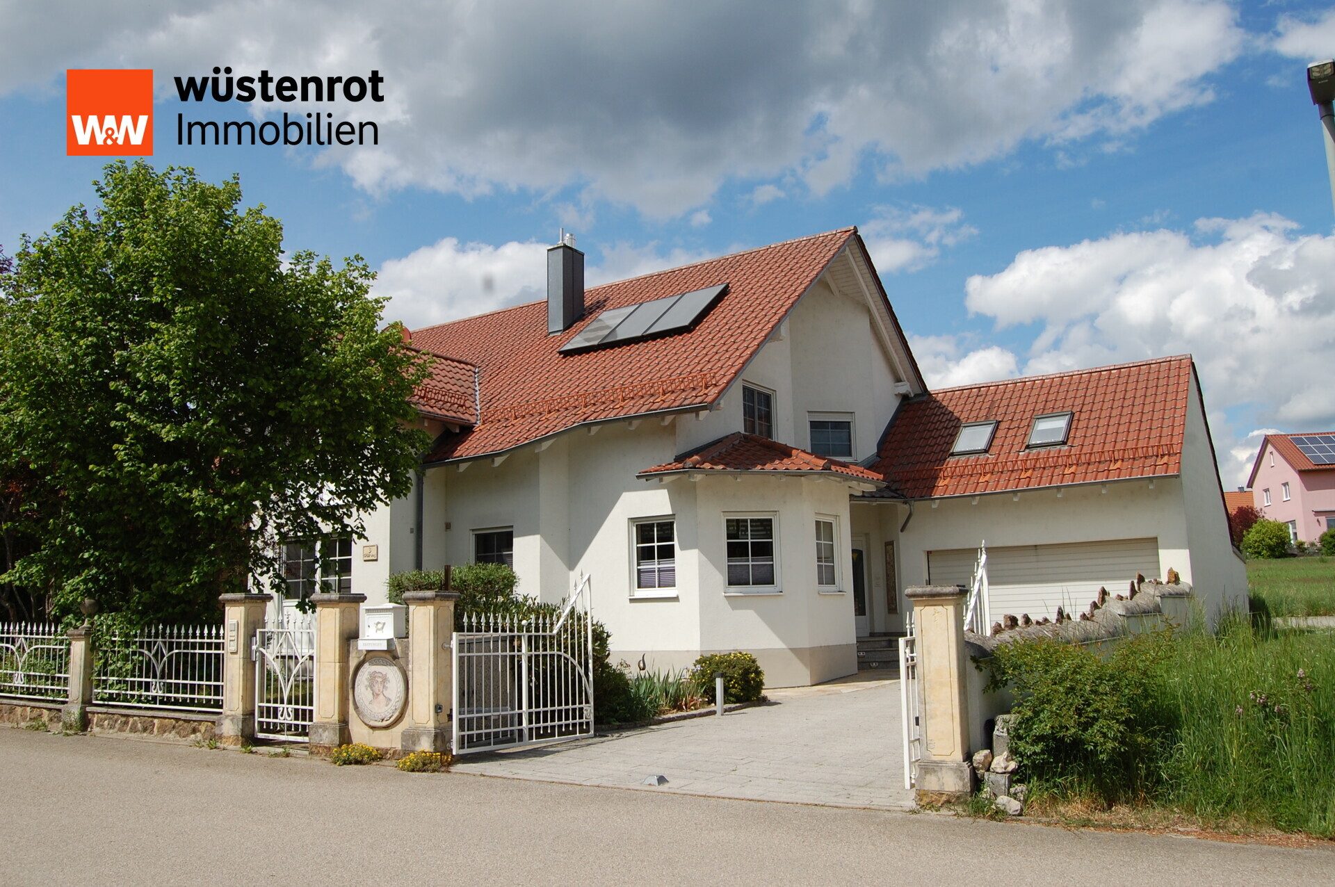 Immobilienangebot - Brunn - Alle - Großzügiges EFH in ruhiger Lage in Brunn/Laaber – auch für 2 Generationen, sofort bezugsfrei