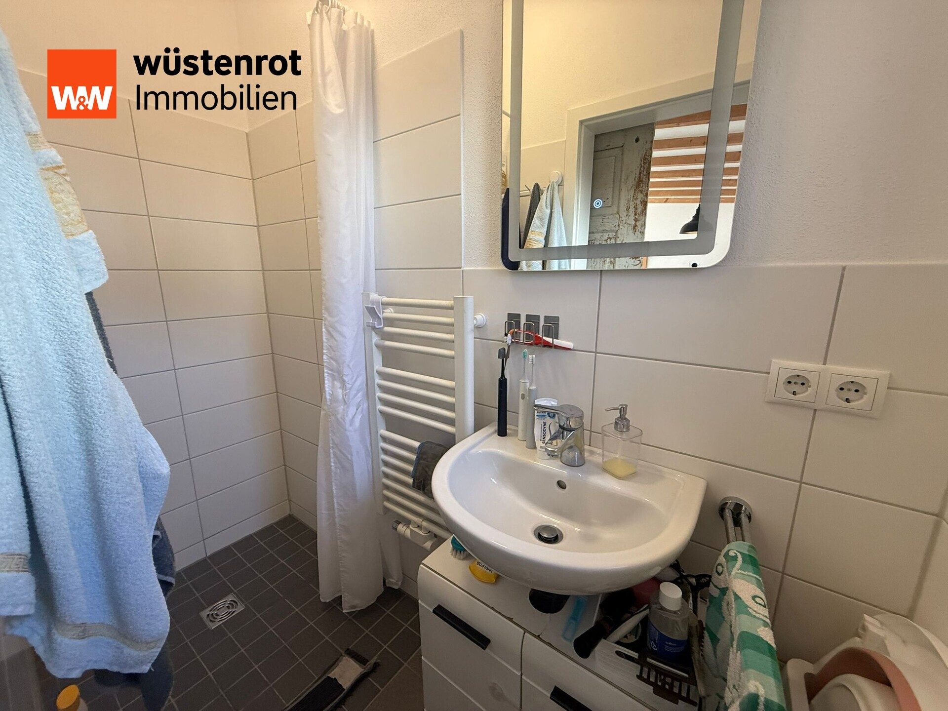 Immobilienangebot - Bischofsmais - Alle - Rendite-Paket bestehend aus Mehrfamilienhaus, Bungalow und Bauplatz in Bischofsmais.