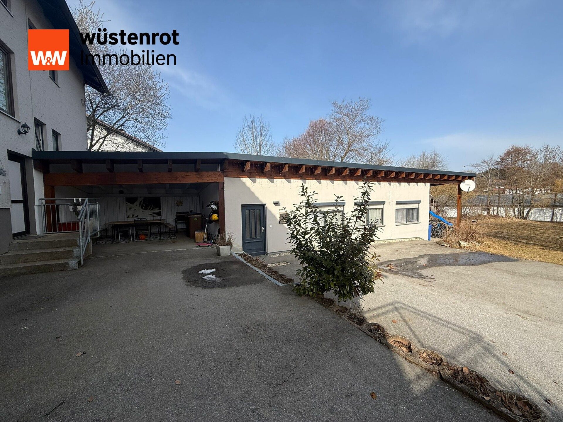 Immobilienangebot - Bischofsmais - Alle - Rendite-Paket bestehend aus Mehrfamilienhaus, Bungalow und Bauplatz in Bischofsmais.