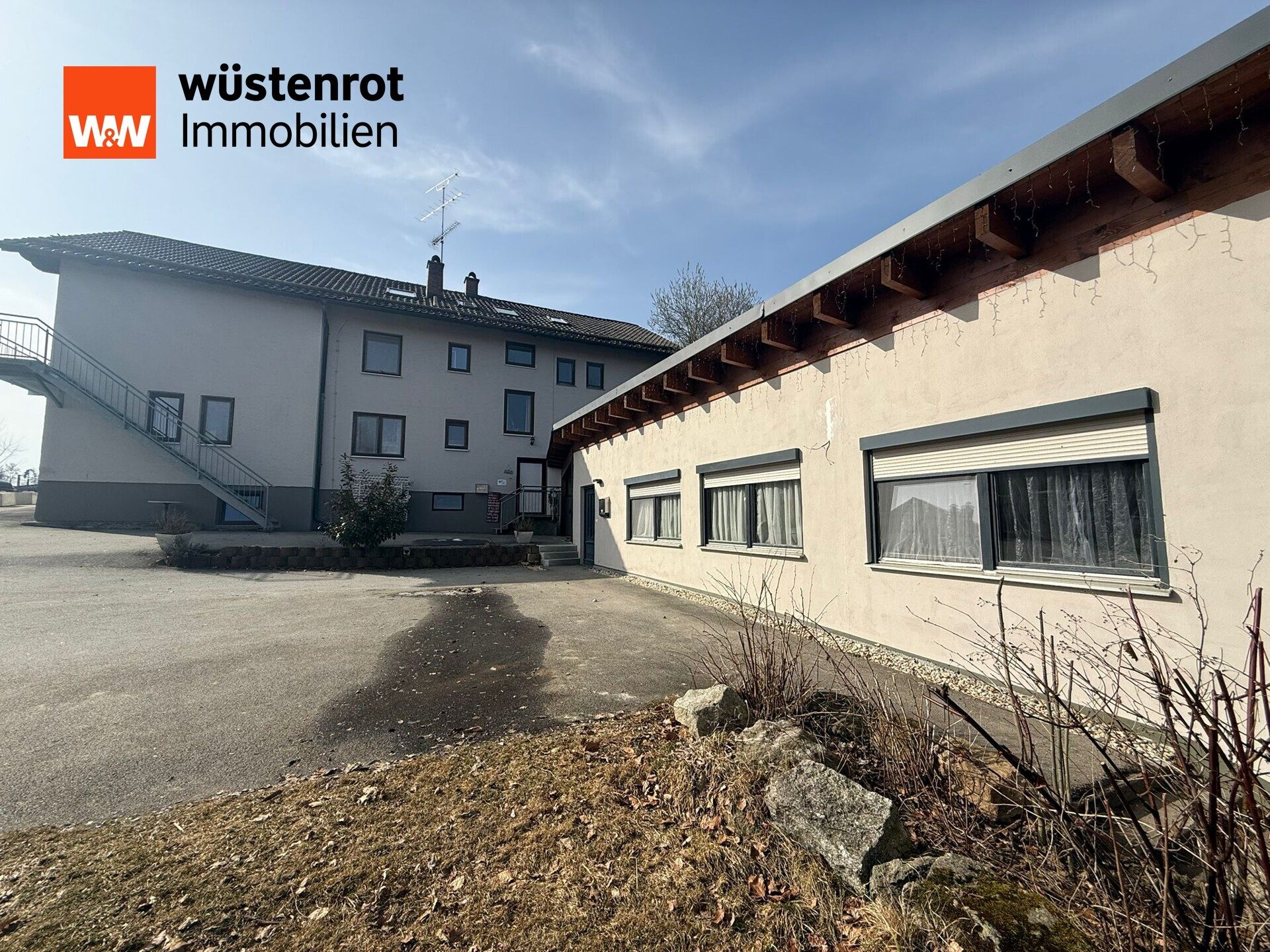 Immobilienangebot - Bischofsmais - Alle - Rendite-Paket bestehend aus Mehrfamilienhaus, Bungalow und Bauplatz in Bischofsmais.