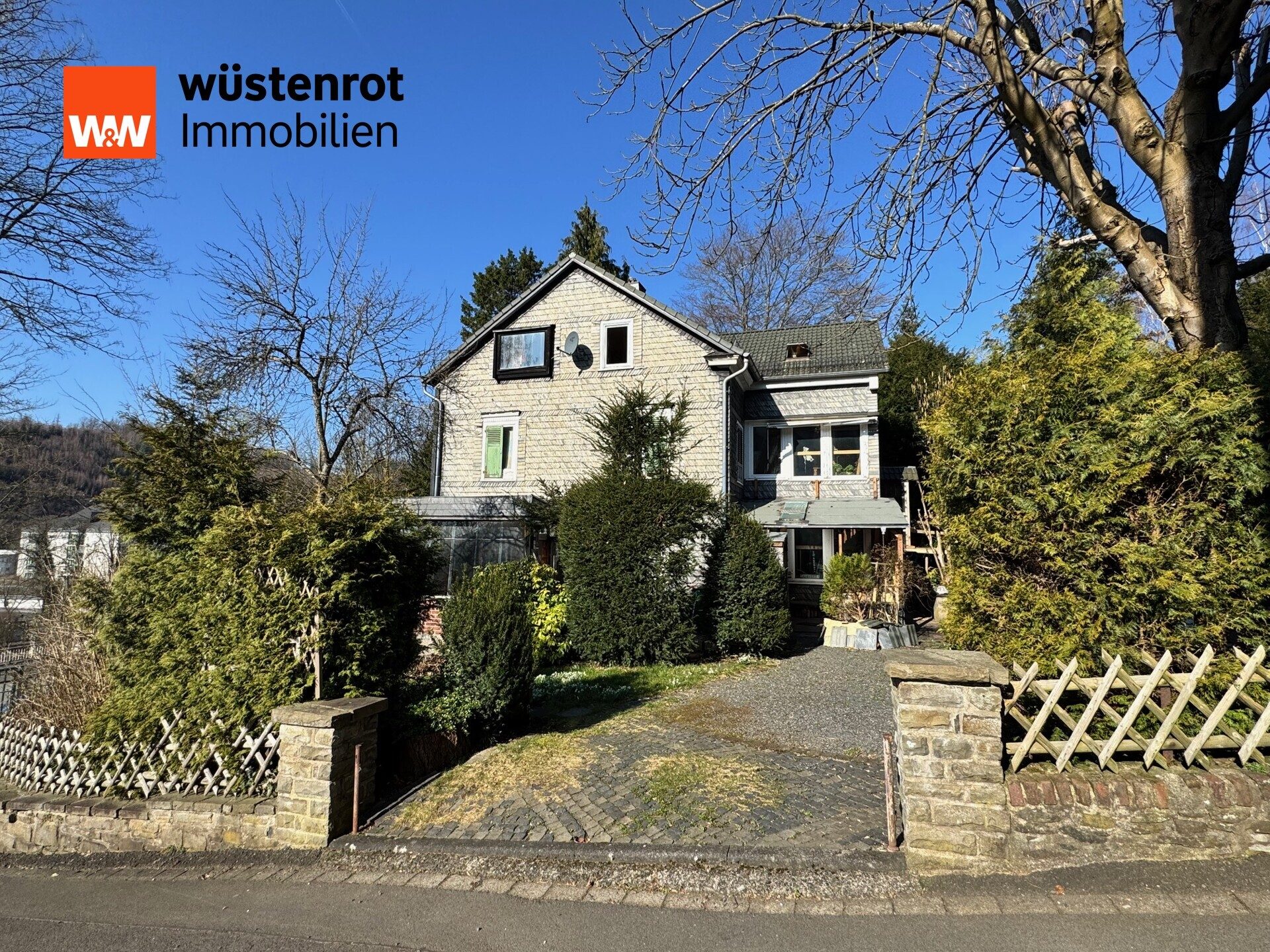 Immobilienangebot - Kirchen - Alle - "Ein verwunschenes Schmuckstück, das auf seine Wiederentdeckung wartet"