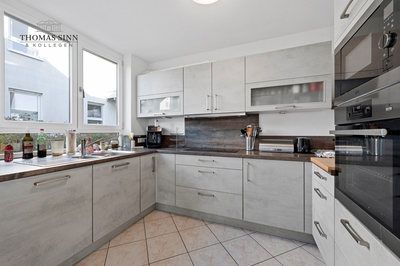 Immobilienangebot - Leingarten / Schluchtern - Alle - Großzügige Doppelhaushälfte  mit Einliegerwohnung in ruhigem Wohngebiet
