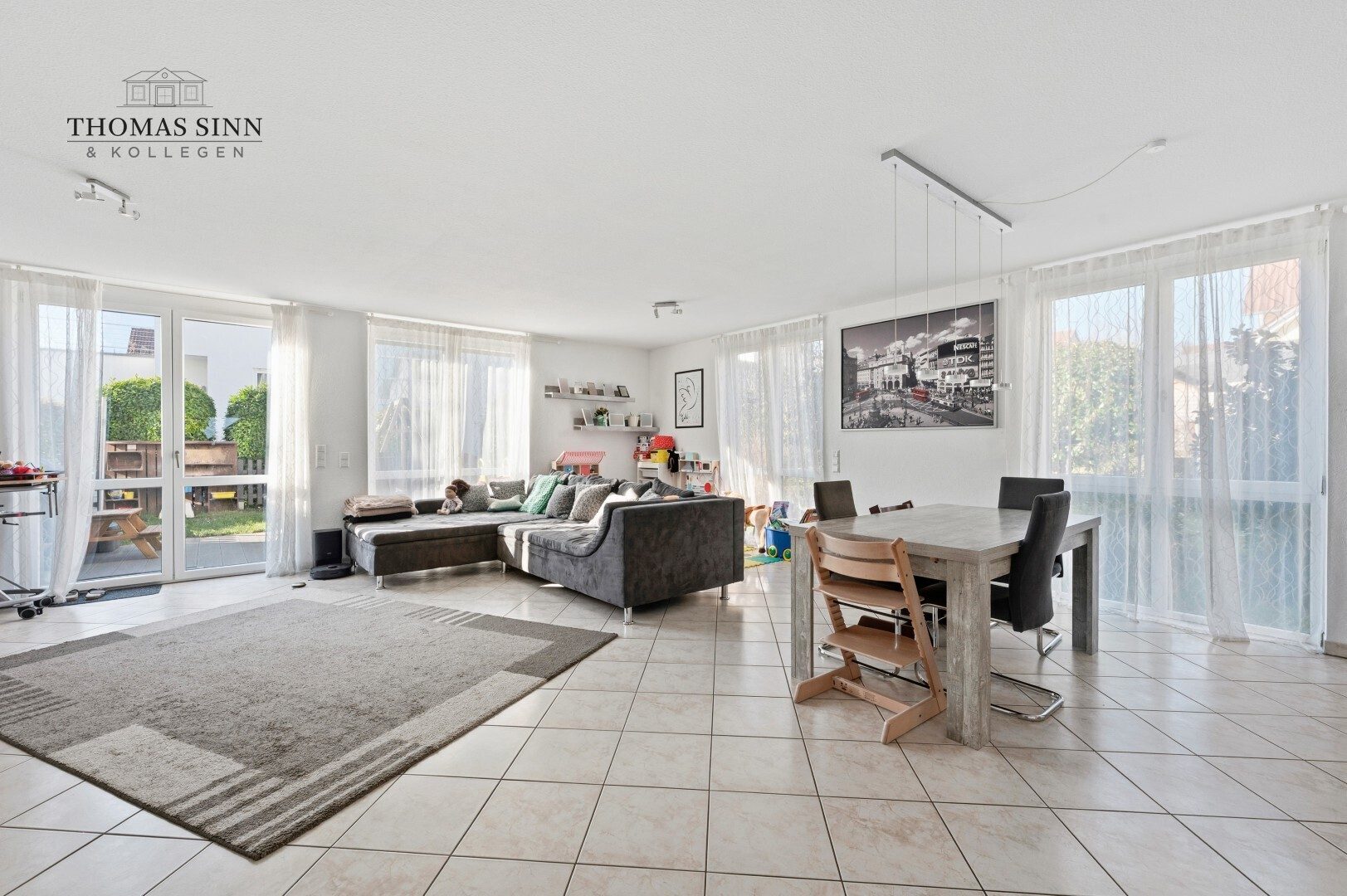 Immobilienangebot - Leingarten / Schluchtern - Alle - Großzügige Doppelhaushälfte  mit Einliegerwohnung in ruhigem Wohngebiet