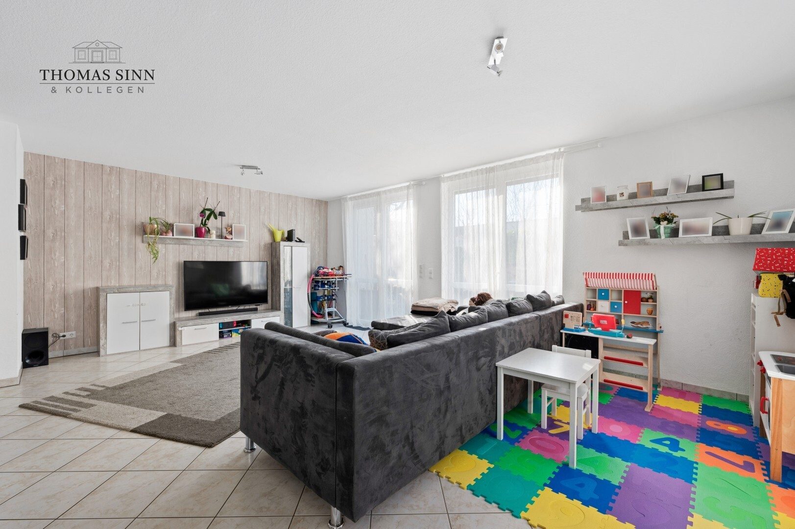 Immobilienangebot - Leingarten / Schluchtern - Alle - Großzügige Doppelhaushälfte  mit Einliegerwohnung in ruhigem Wohngebiet