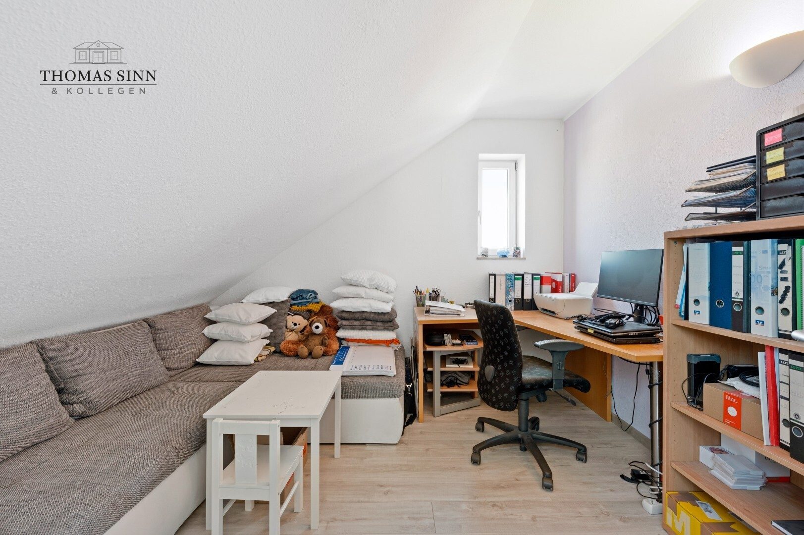 Immobilienangebot - Leingarten / Schluchtern - Alle - Großzügige Doppelhaushälfte  mit Einliegerwohnung in ruhigem Wohngebiet