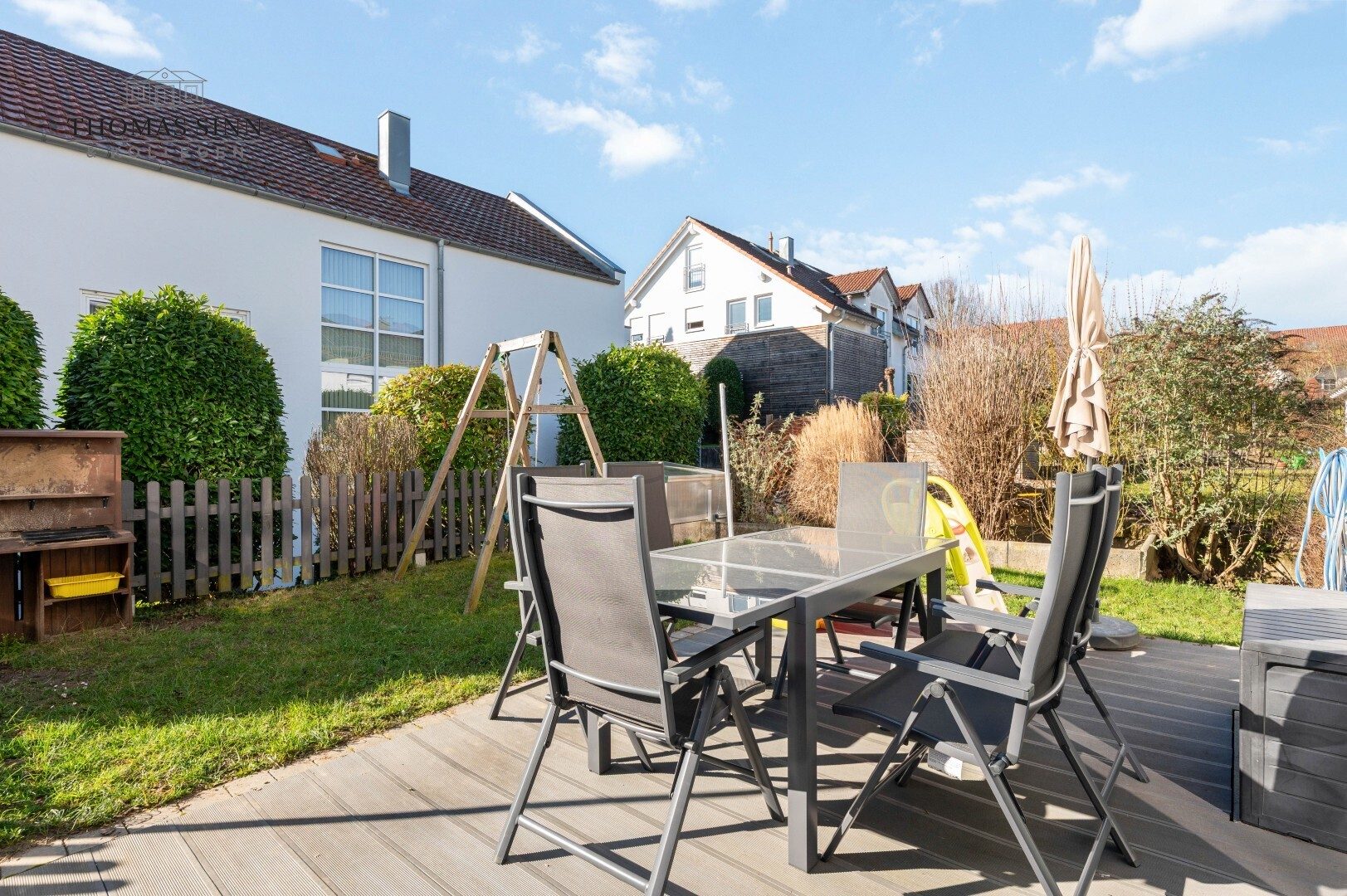 Immobilienangebot - Leingarten / Schluchtern - Alle - Großzügige Doppelhaushälfte  mit Einliegerwohnung in ruhigem Wohngebiet