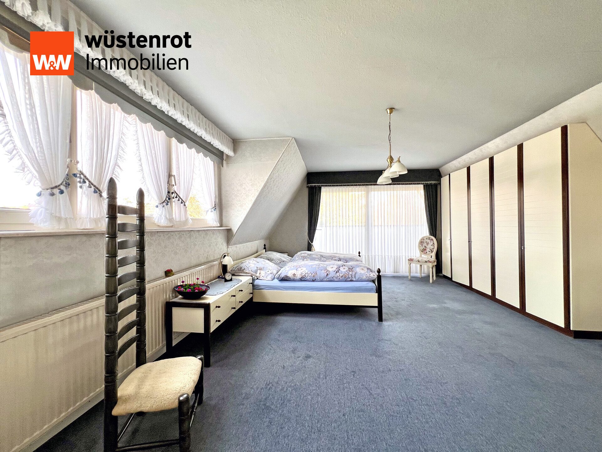 Immobilienangebot - Wendeburg / Neubrück - Alle - Stilvolles Einfamilienhaus auf wunderschönem ruhig gelegenem Grundstück mit Doppel-Garage