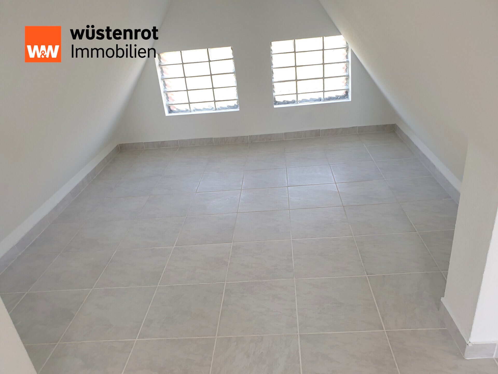 Immobilienangebot - Nürnberg - Alle - 2-Zimmer-Dachgeschosswohnung in Sündersbühl - Gemütlichkeit über den Dächern von Nürnberg