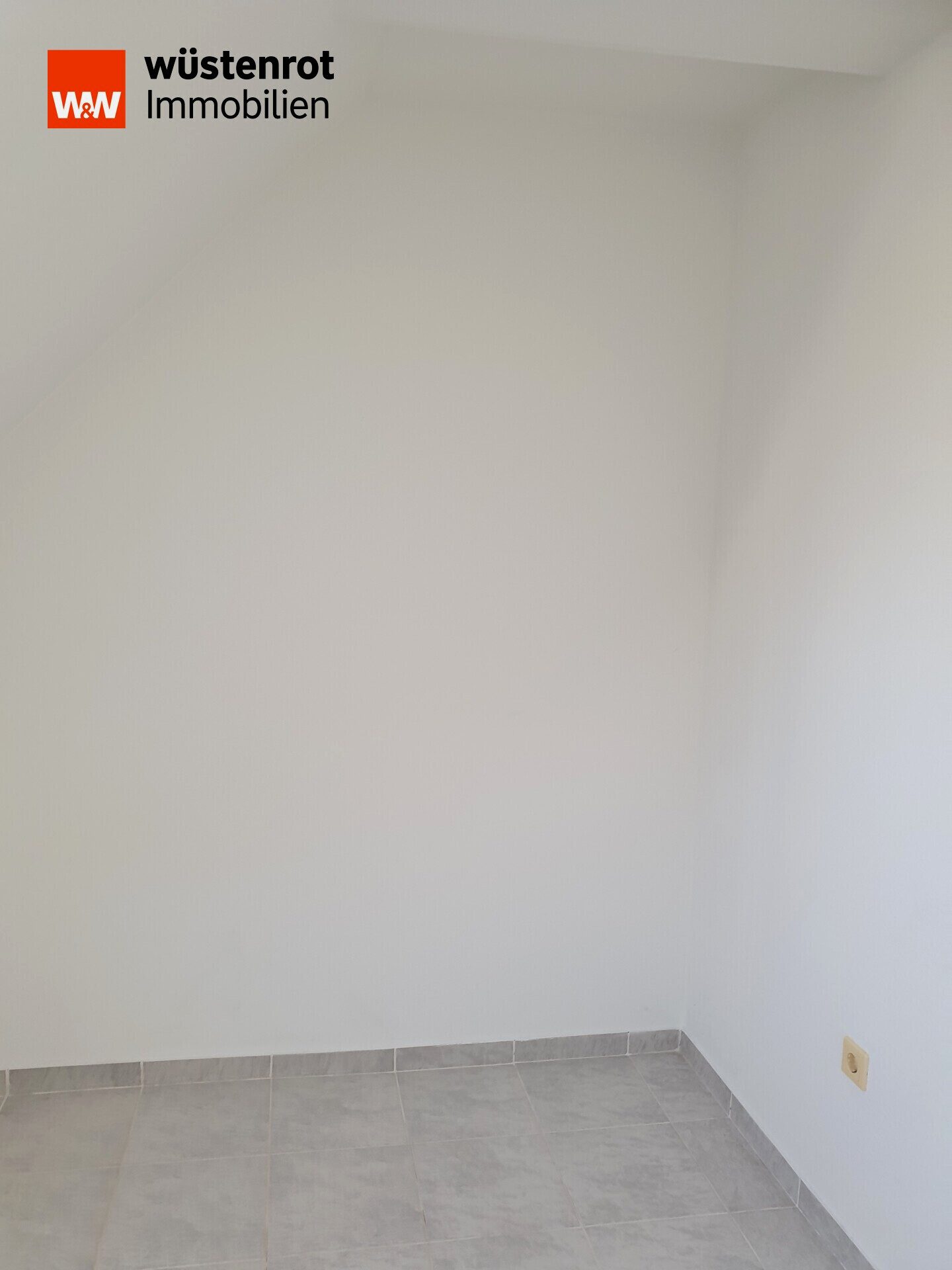 Immobilienangebot - Nürnberg - Alle - 2-Zimmer-Dachgeschosswohnung in Sündersbühl - Gemütlichkeit über den Dächern von Nürnberg