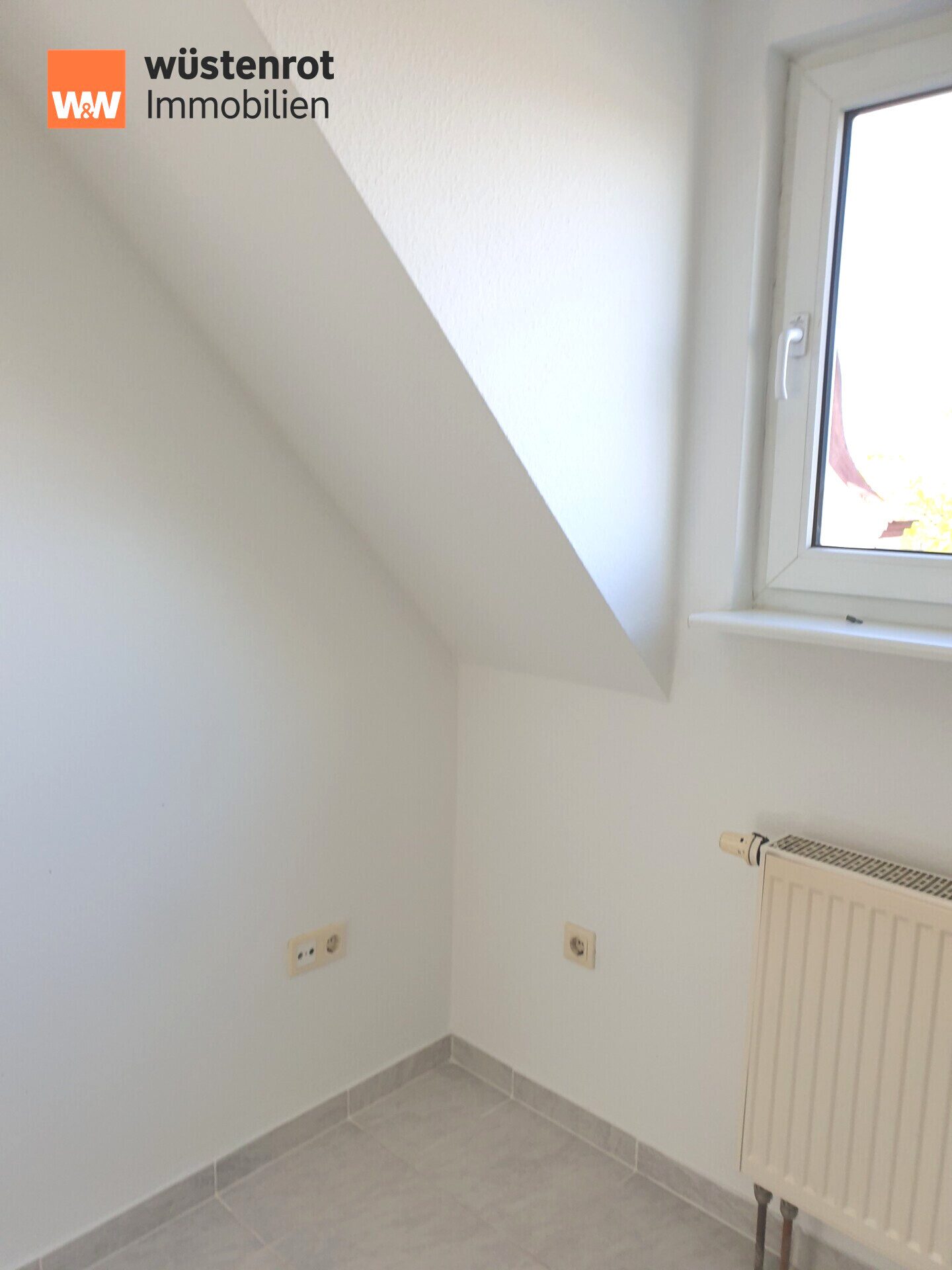 Immobilienangebot - Nürnberg - Alle - 2-Zimmer-Dachgeschosswohnung in Sündersbühl - Gemütlichkeit über den Dächern von Nürnberg