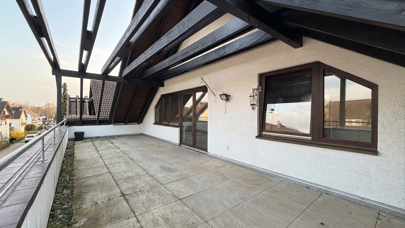 Immobilienangebot - Schriesheim - Alle - 3-Zimmer Dachgeschosswohnung mit Terrasse und KFZ-Stellplatz in Schriesheim