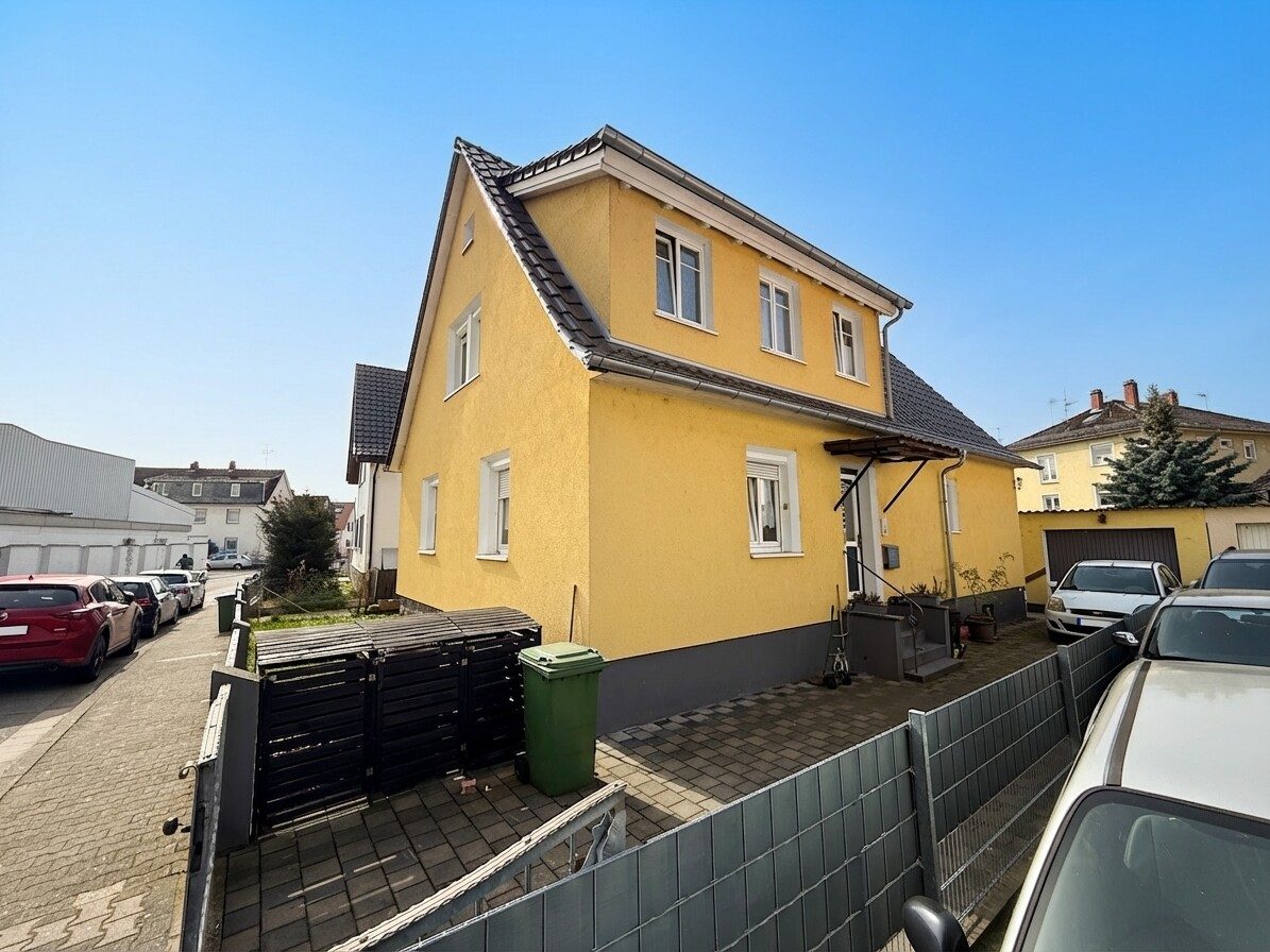 Immobilienangebot - Weinheim - Alle - Ein- bis Zweifamilienwohnhaus mit Garage und Garten in zentraler Lage von Weinheim