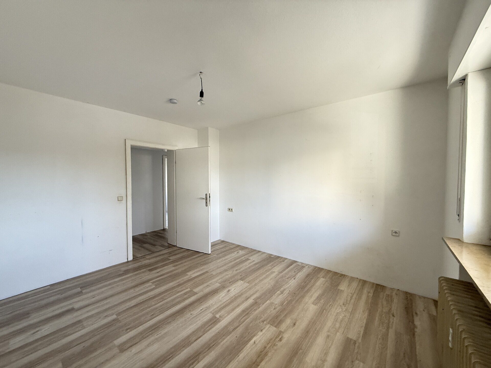 Immobilienangebot - Mannheim - Alle - Hervorragend aufgeteilte und kurzfristig verfügbare 2-Zimmerwohnung mit Balkon
in MA-Käfertal.