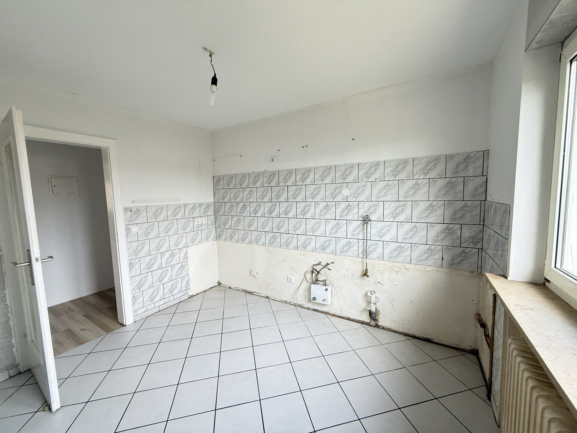 Immobilienangebot - Mannheim - Alle - Hervorragend aufgeteilte und kurzfristig verfügbare 2-Zimmerwohnung mit Balkon
in MA-Käfertal.