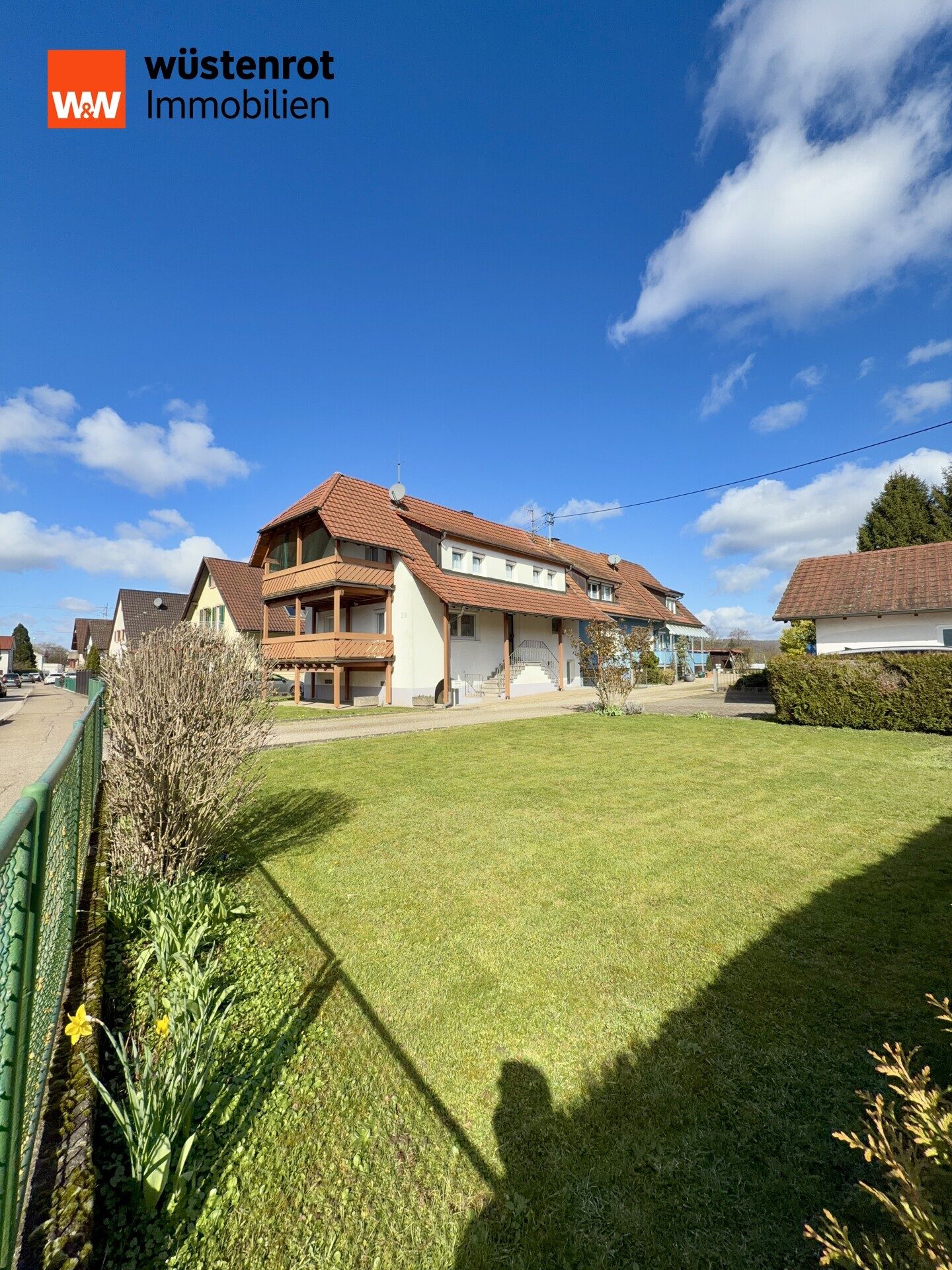 Immobilienangebot - Emmendingen / Kollmarsreute - Alle - **Doppelhaushälfte mit zwei Wohneinheiten in Bahnhofsnähe von Kollmarsreute**