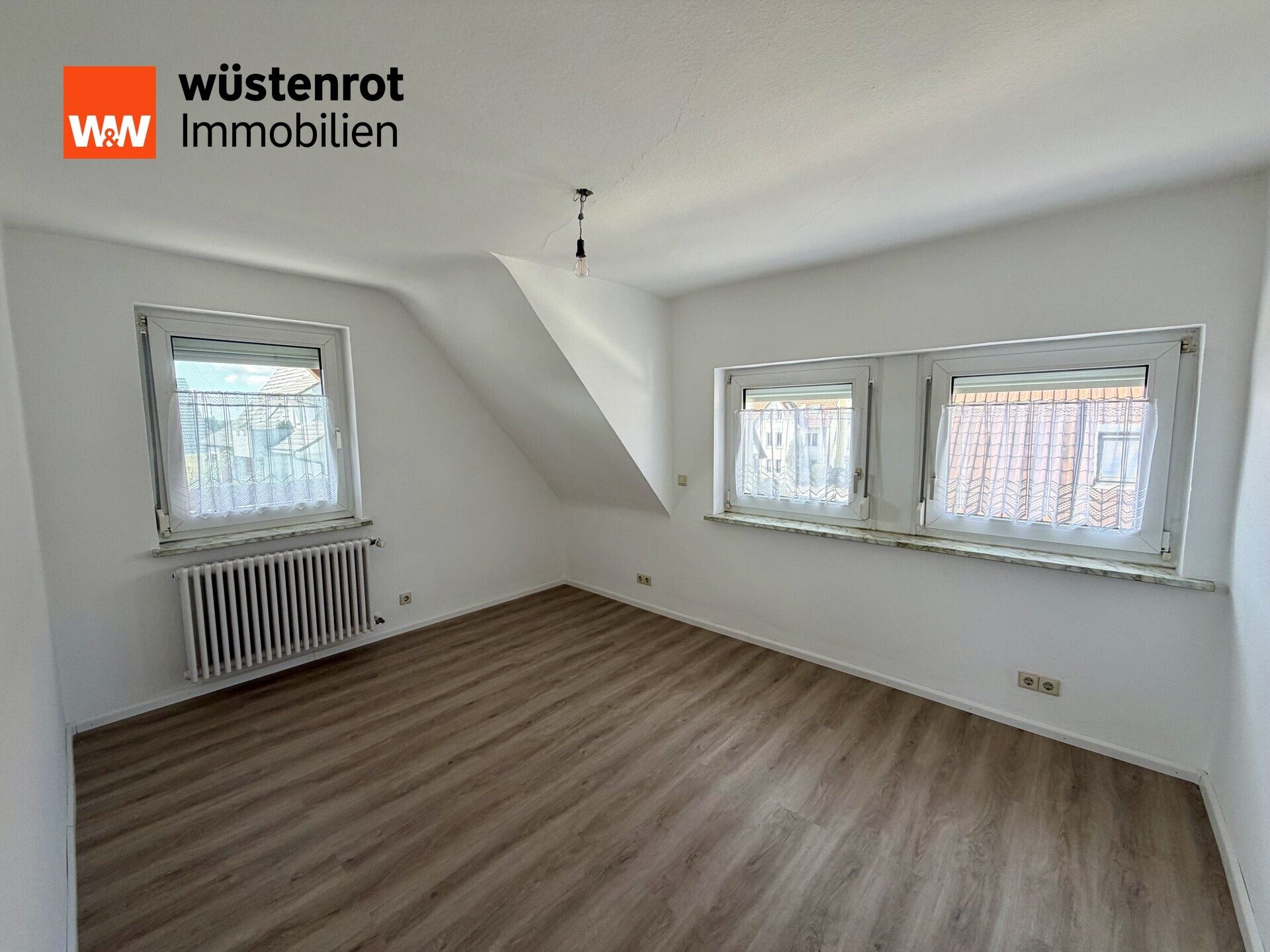 Immobilienangebot - Emmendingen / Kollmarsreute - Alle - **Doppelhaushälfte mit zwei Wohneinheiten in Bahnhofsnähe von Kollmarsreute**