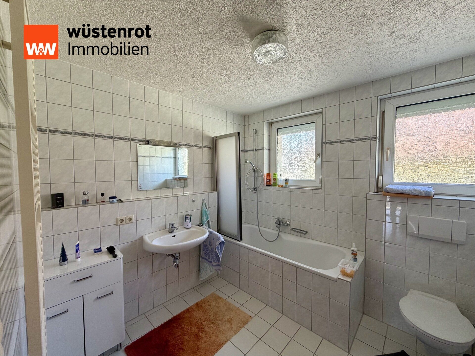 Immobilienangebot - Emmendingen / Kollmarsreute - Alle - **Doppelhaushälfte mit zwei Wohneinheiten in Bahnhofsnähe von Kollmarsreute**
