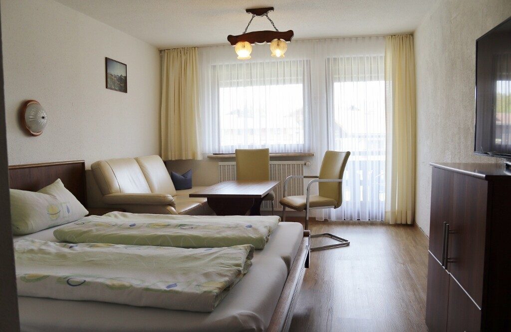 Immobilienangebot - Ofterschwang - Alle - Große Pension in Ofterschwang mit Potenzial