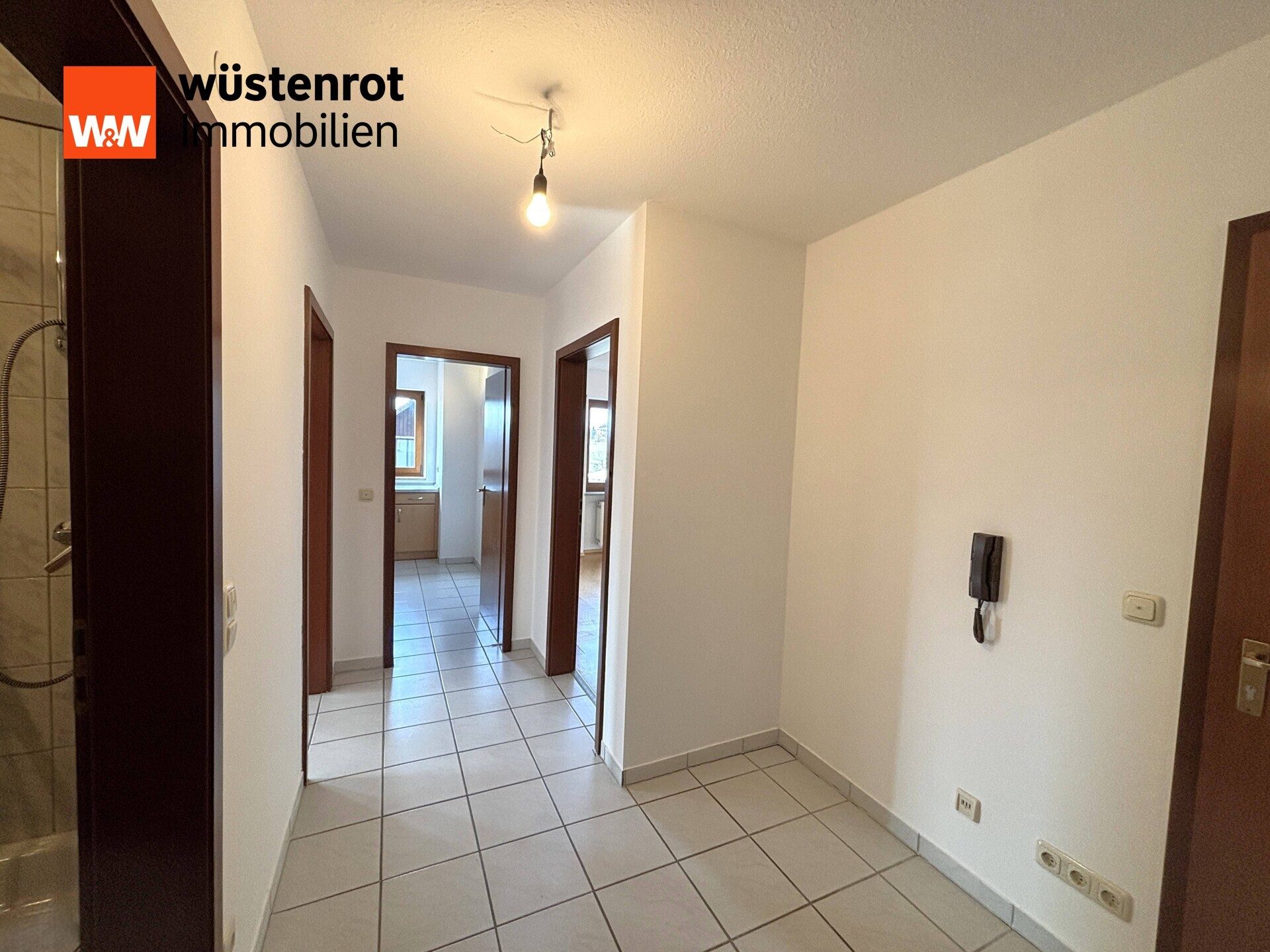 Immobilienangebot - Reichenschwand - Alle - Gemütliche 2-Zimmer-Dachgeschoss-Wohnung
ca. 56 m², mit EBK und Carport