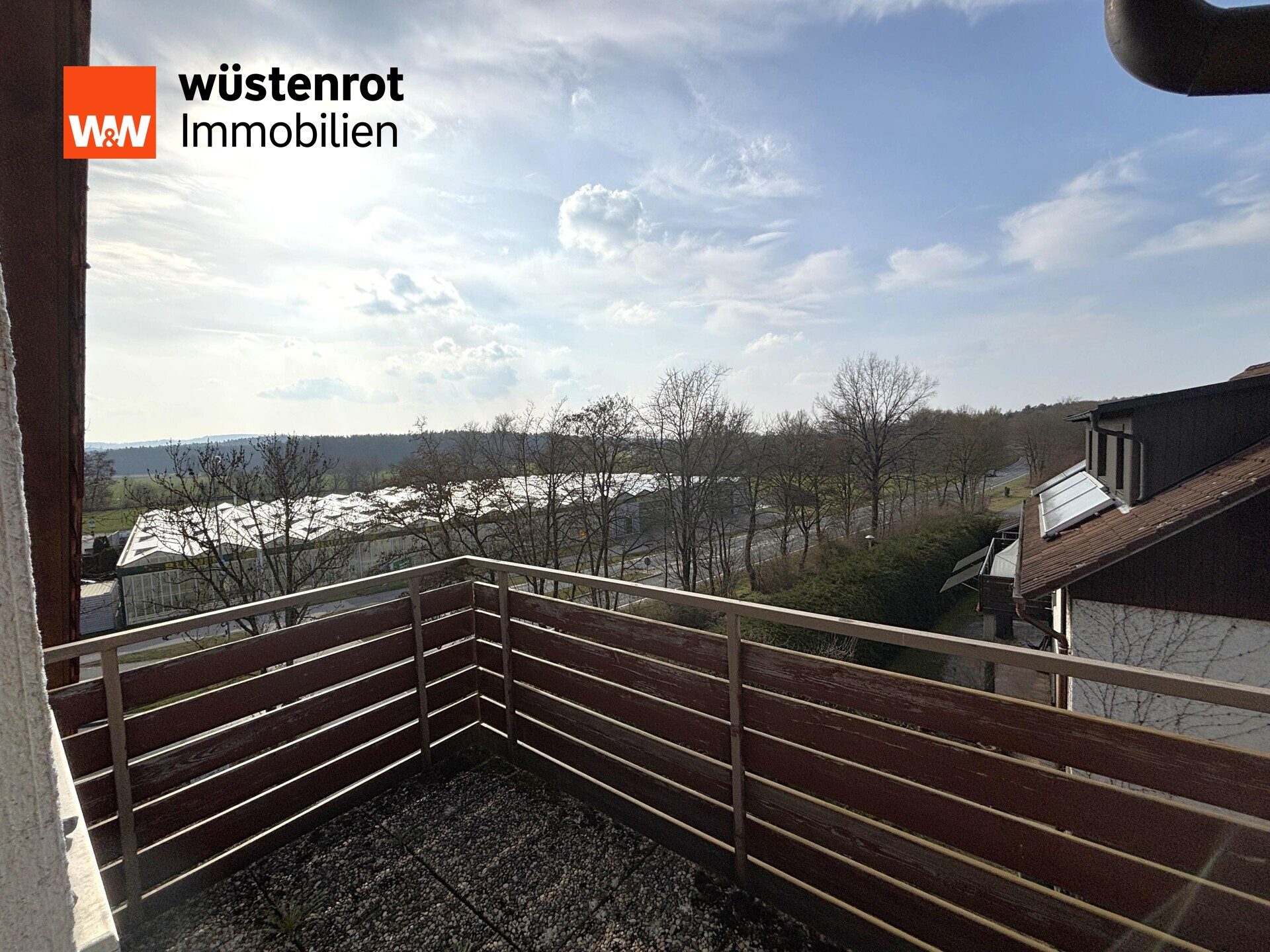 Immobilienangebot - Reichenschwand - Alle - Gemütliche 2-Zimmer-Dachgeschoss-Wohnung
ca. 56 m², mit EBK und Carport