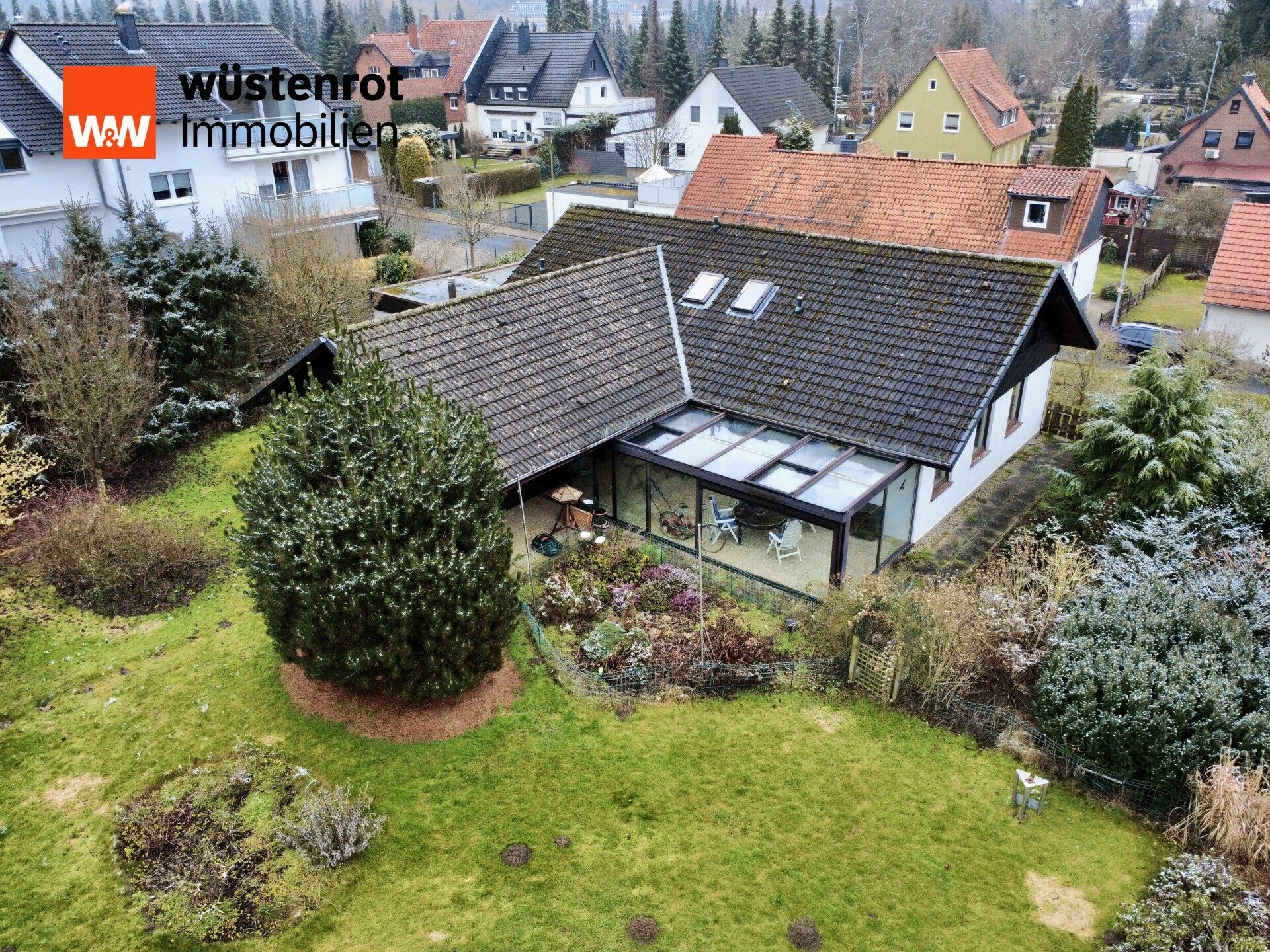 Immobilienangebot - Alfeld (Leine) - Alle - Großzügiger Bungalow mit Traumgrundstück & 2 Garagen
