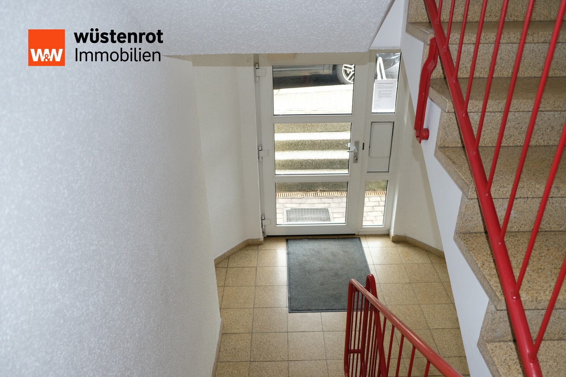 Immobilienangebot - Chemnitz / Bernsdorf - Alle - Lichtdurchfluteter Wohntraum: Möblierte 125m² Maisonette mit Tiefgarage in Chemnitz-Bernsdorf
