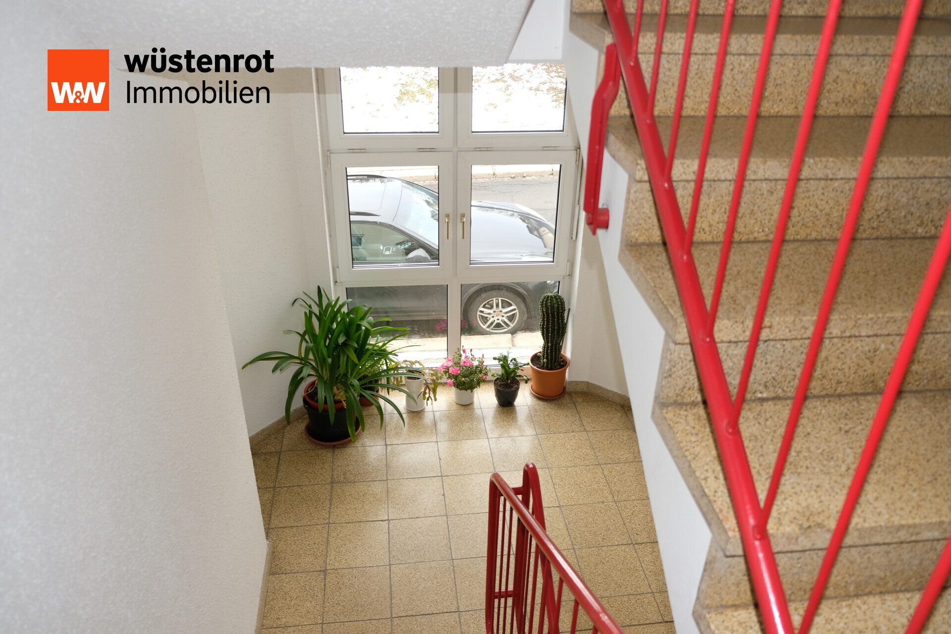 Immobilienangebot - Chemnitz / Bernsdorf - Alle - Lichtdurchfluteter Wohntraum: Möblierte 125m² Maisonette mit Tiefgarage in Chemnitz-Bernsdorf