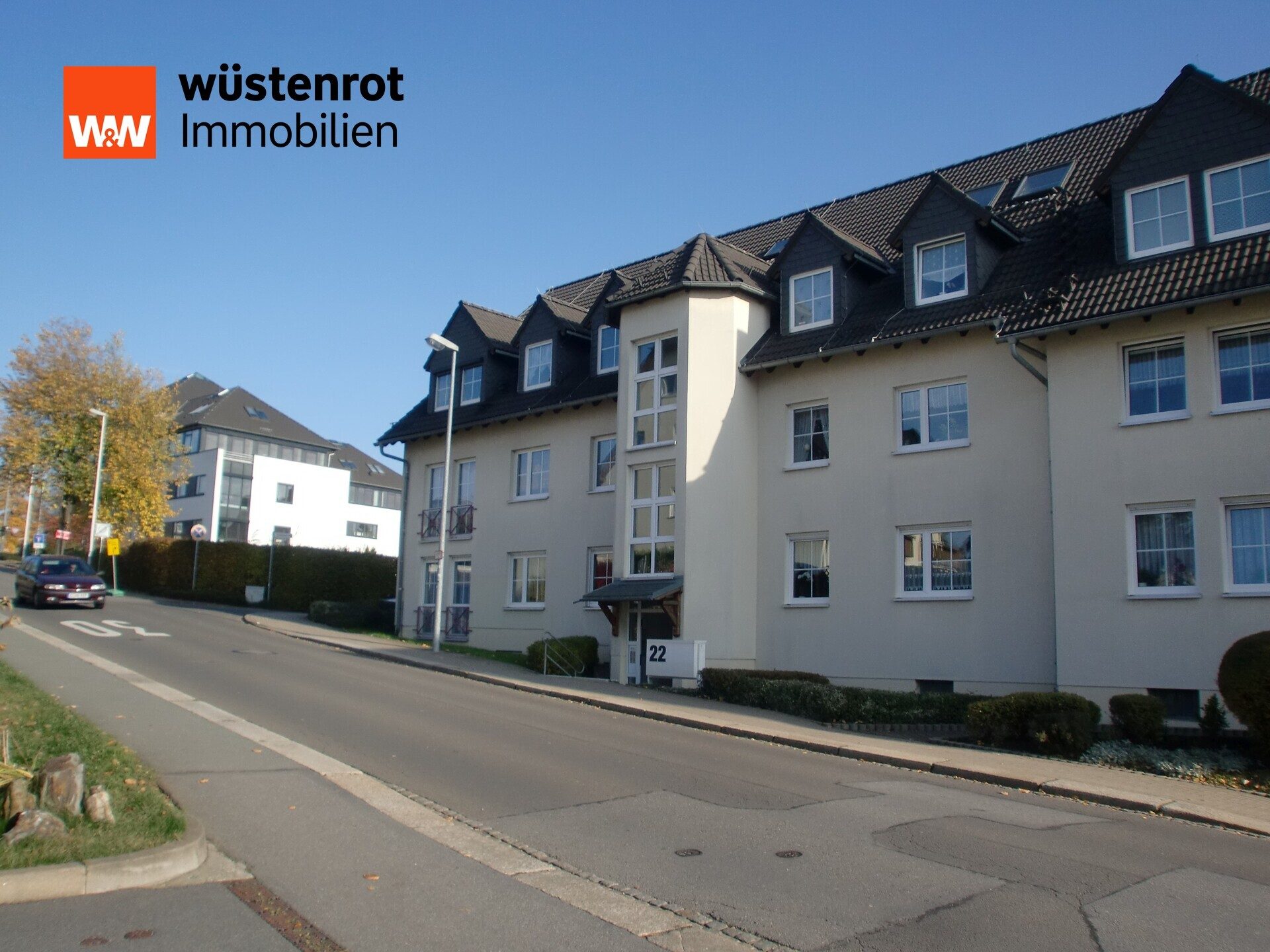 Immobilienangebot - Chemnitz / Bernsdorf - Alle - Lichtdurchfluteter Wohntraum: Möblierte 125m² Maisonette mit Tiefgarage in Chemnitz-Bernsdorf