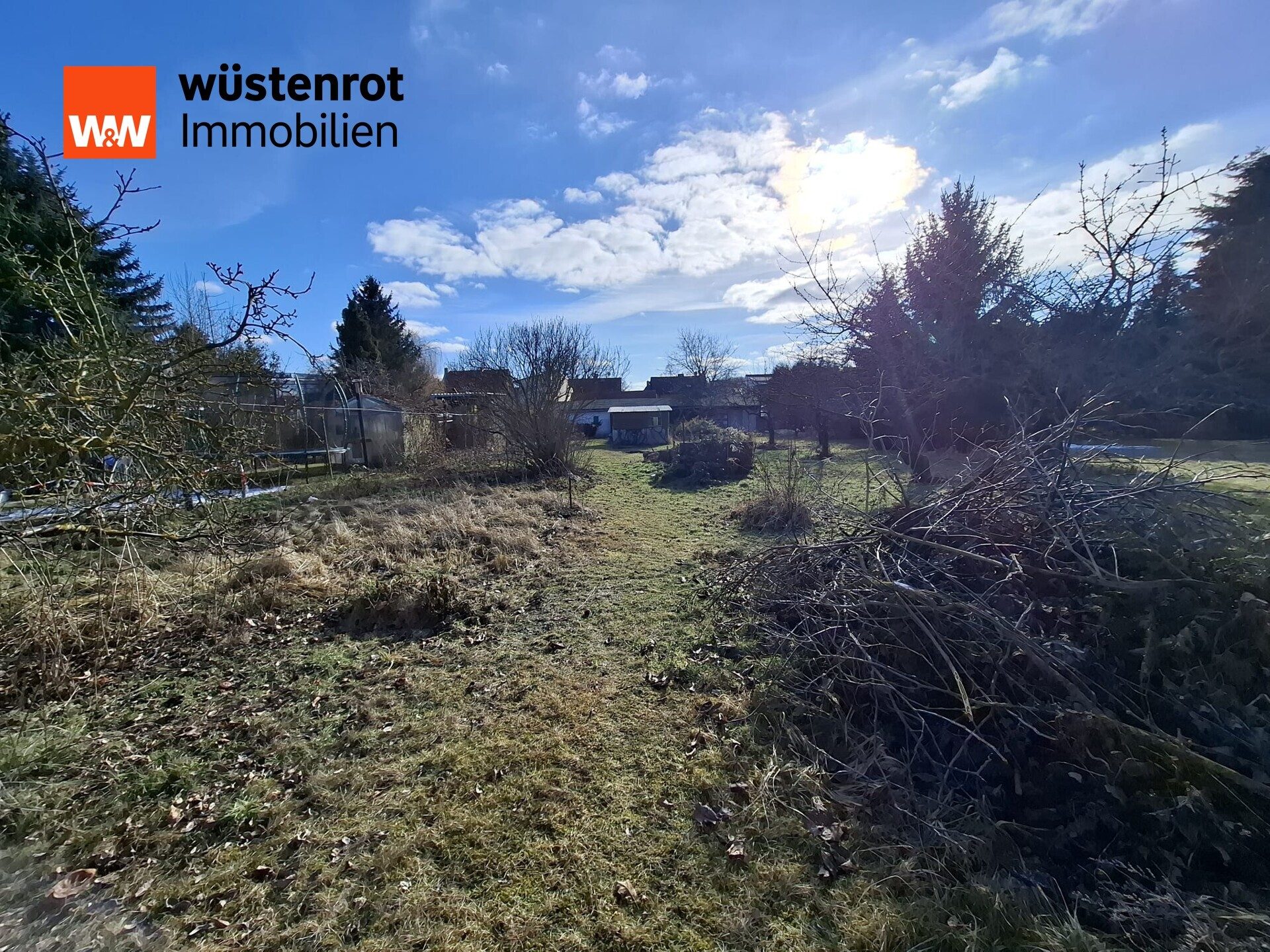 Immobilienangebot - Schwielowsee - Alle - Doppelhaushälfte mit traumhaftem Grundstück und Ausbaupotenzial für ein zusätzliches Hinterhaus in Schwielowsee zu verkaufen...