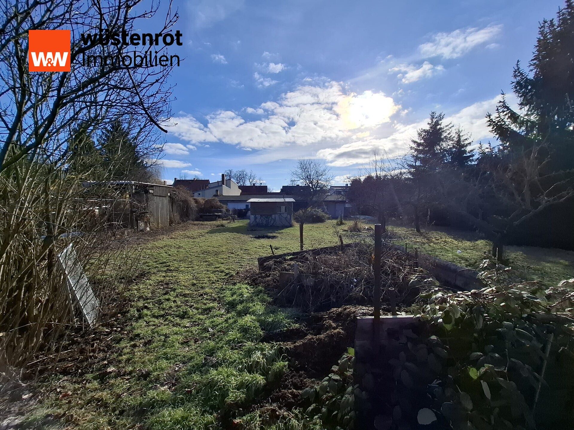 Immobilienangebot - Schwielowsee - Alle - Doppelhaushälfte mit traumhaftem Grundstück und Ausbaupotenzial für ein zusätzliches Hinterhaus in Schwielowsee zu verkaufen...