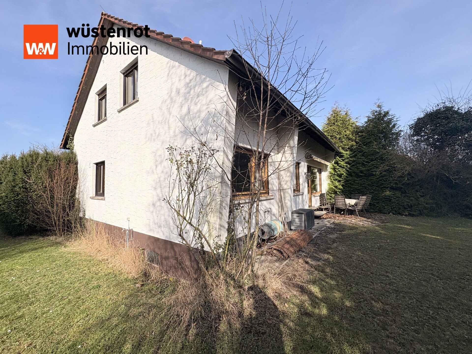 Immobilienangebot - Niefern-Öschelbronn - Alle - Einfamilienhaus mit großem Grundstück und Ausbaupotenzial in Öschelbronn