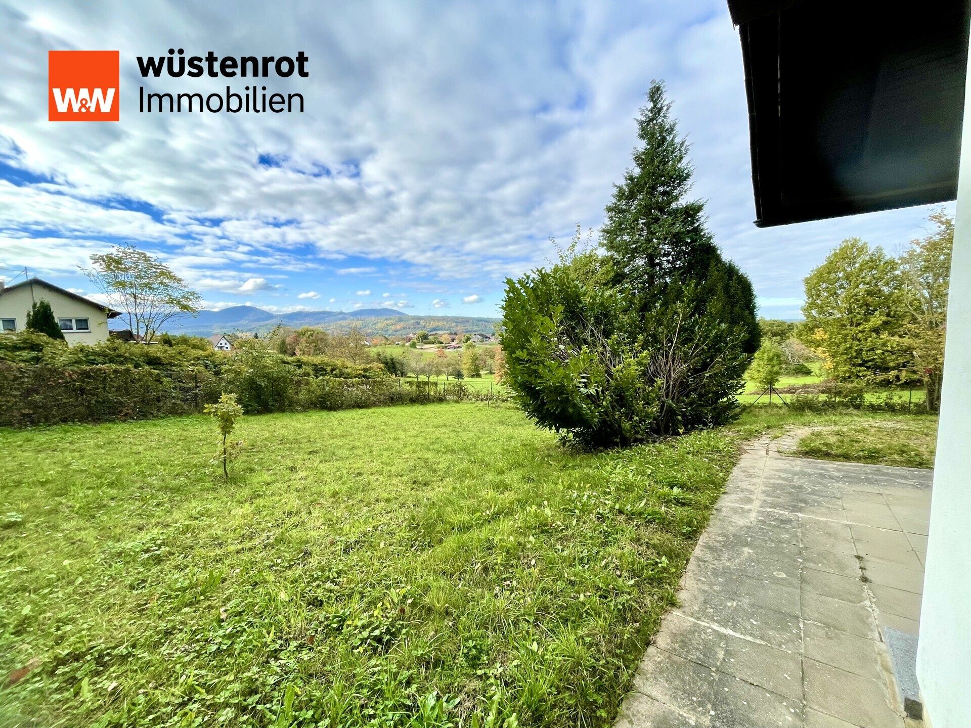 Immobilienangebot - Gaggenau - Alle - URLAUBSGEFÜHL in toller Lage : Kleines Einfamilienhaus mit großem Grundstück, Terrasse, Carport uvm.