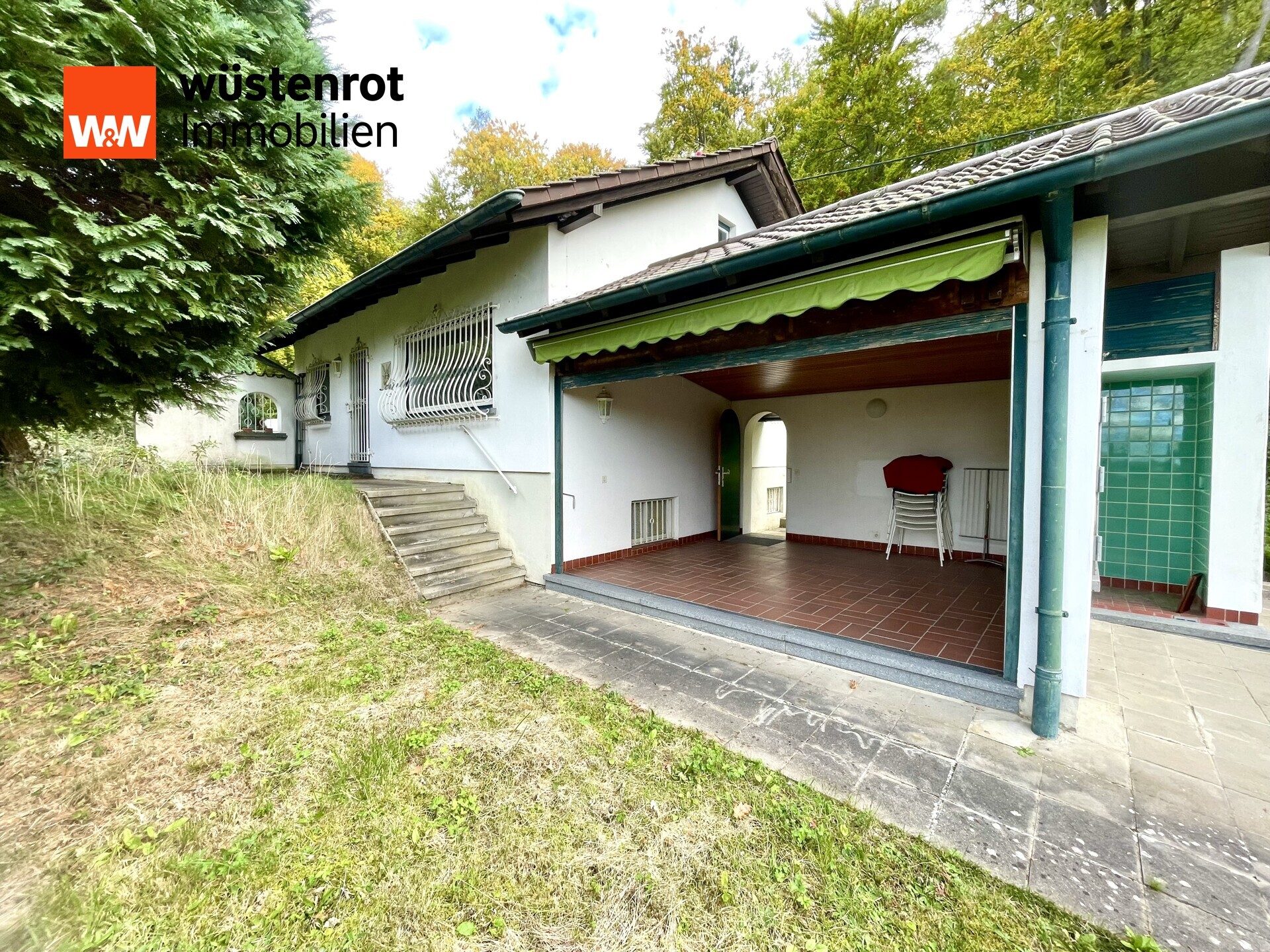 Immobilienangebot - Gaggenau - Alle - URLAUBSGEFÜHL in toller Lage : Kleines Einfamilienhaus mit großem Grundstück, Terrasse, Carport uvm.