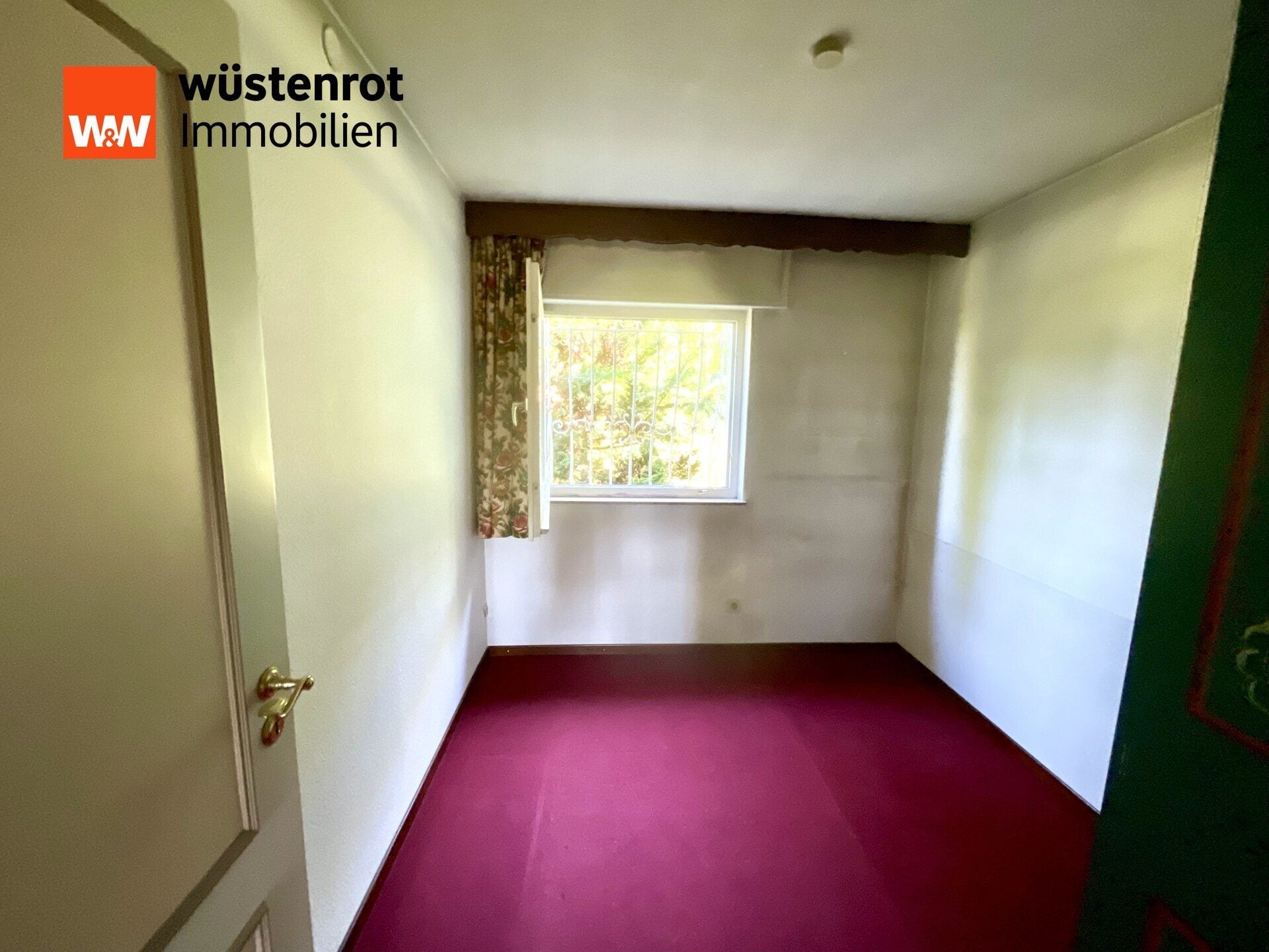 Immobilienangebot - Gaggenau - Alle - URLAUBSGEFÜHL in toller Lage : Kleines Einfamilienhaus mit großem Grundstück, Terrasse, Carport uvm.