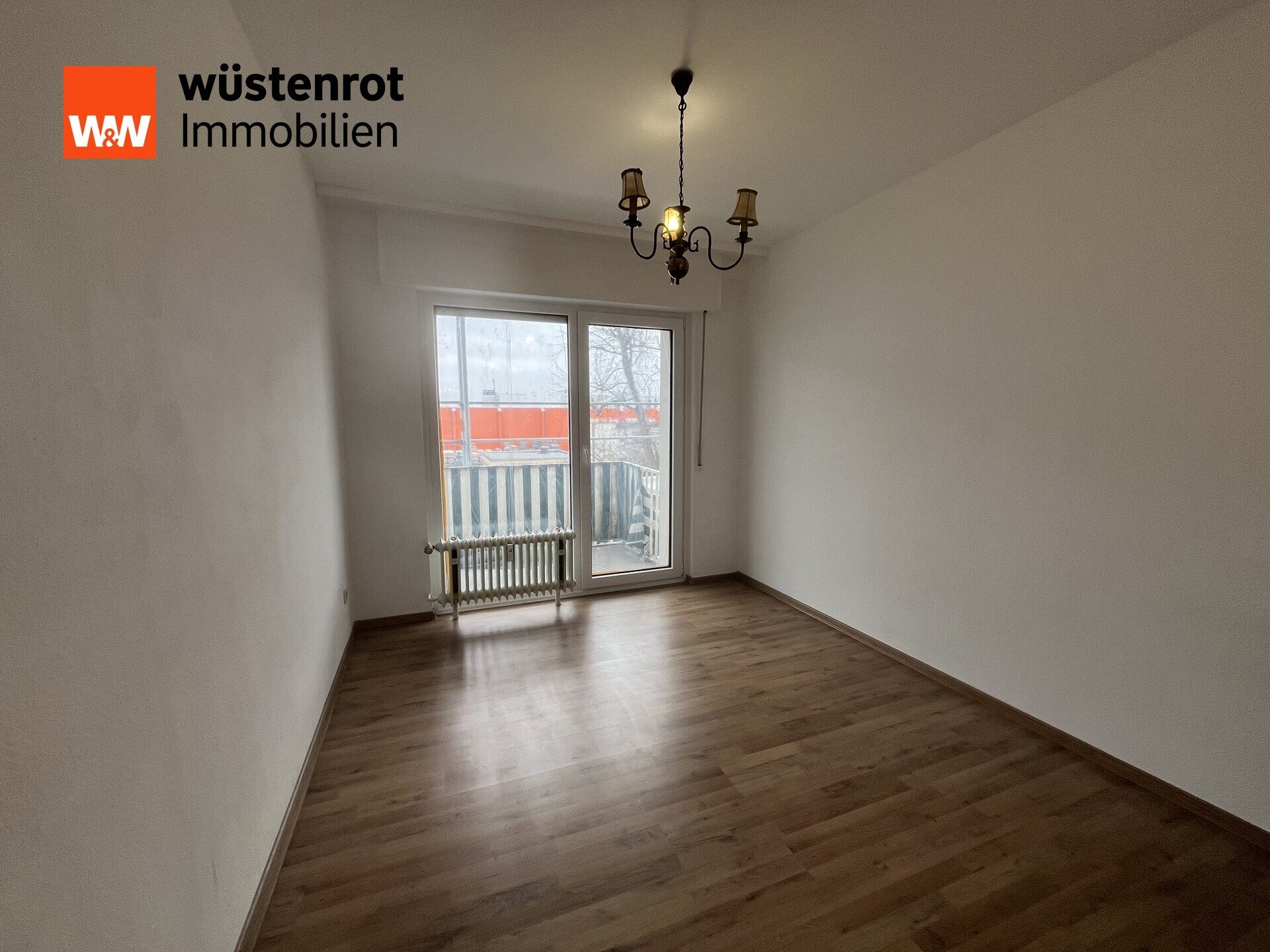 Immobilienangebot - Dreieich - Alle - Modernisierte Eigentumswohnung mit 2 Balkonen und Stellplatz