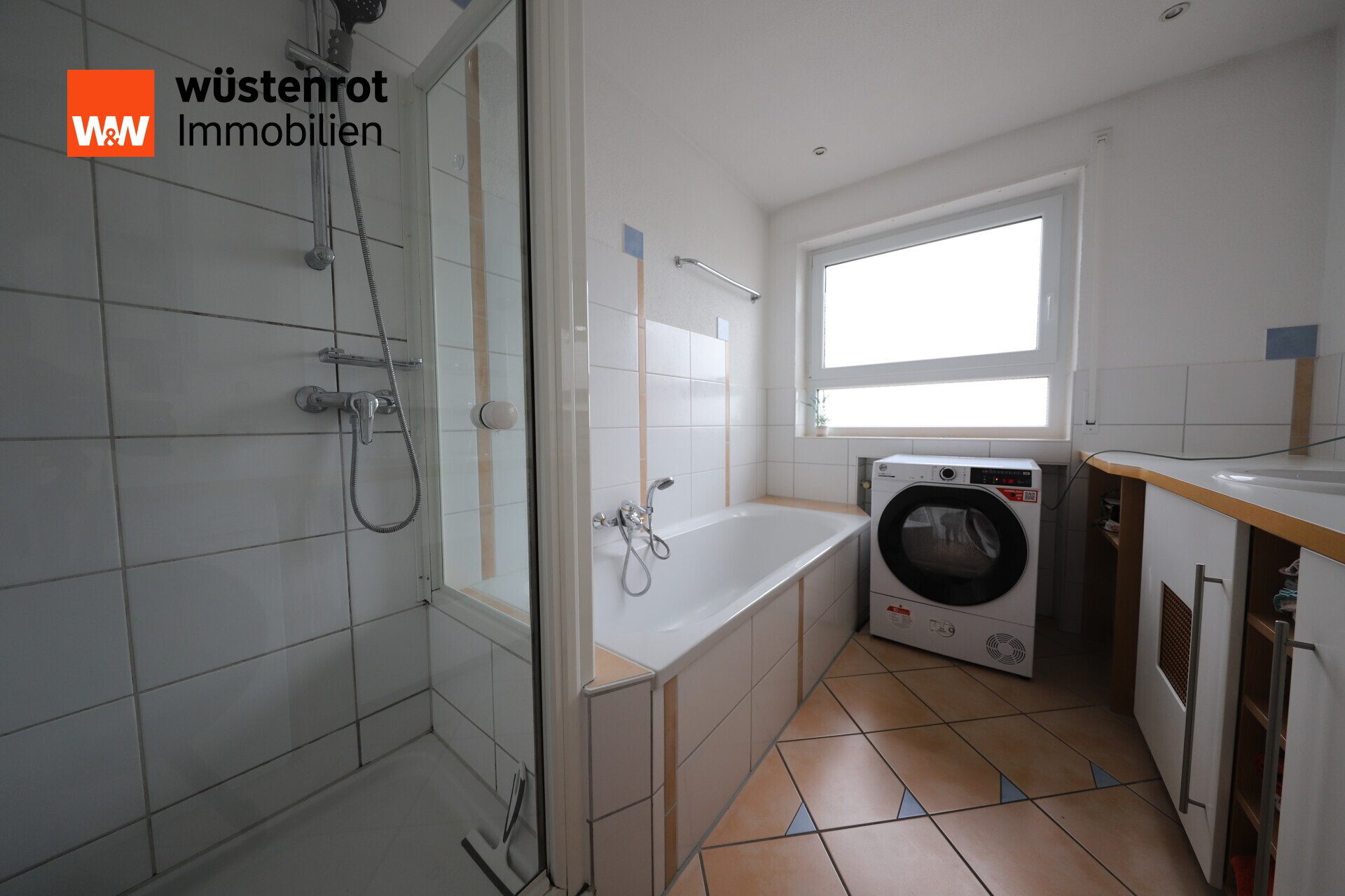 Immobilienangebot - Dietenheim - Alle - Lichtdurchflutete 3,5-Zimmer-Eigentumswohnung mit großem Süd-West-Balkon in angenehmer Wohnlage!