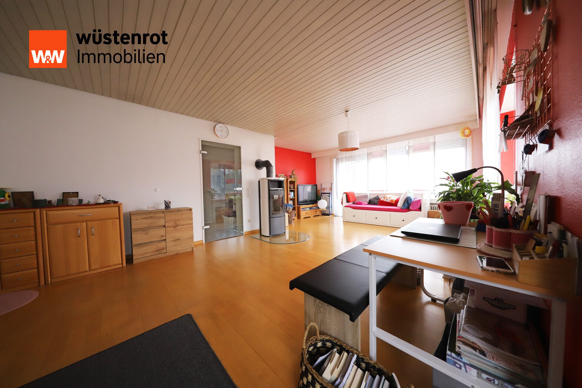 Immobilienangebot - Dietenheim - Alle - Lichtdurchflutete 3,5-Zimmer-Eigentumswohnung mit großem Süd-West-Balkon in angenehmer Wohnlage!