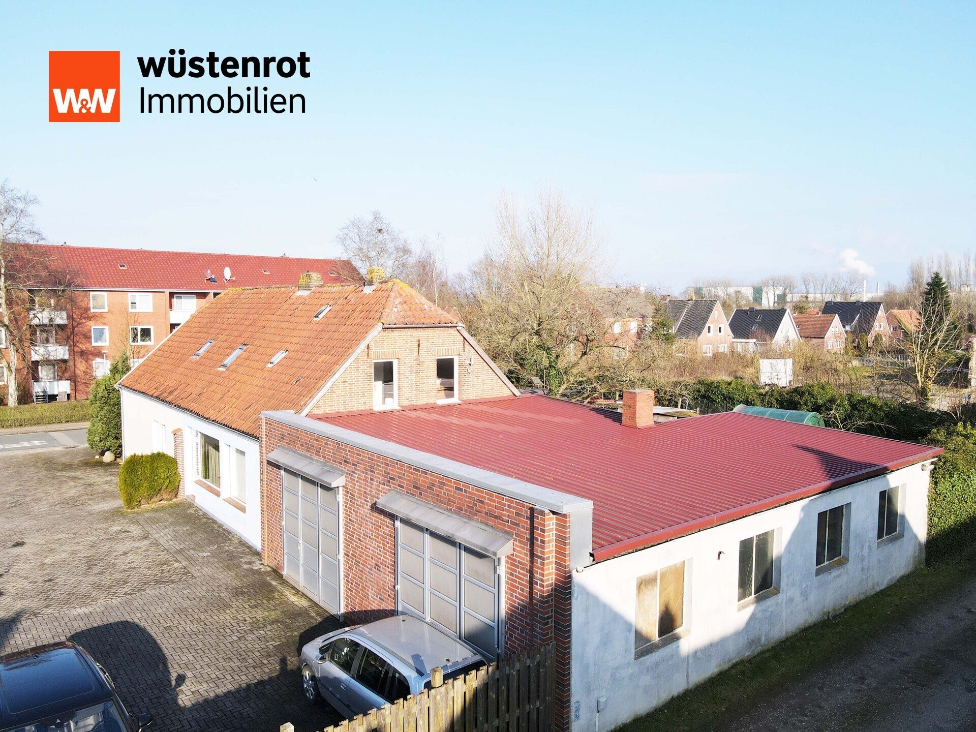 Immobilienangebot - Weener - Alle - Sanierungsbedürftiges Wohn-u. Geschäftsh. in Weener.
1.963 m² Grund, mit ca.367 m² Wohn- Gewerbefl.