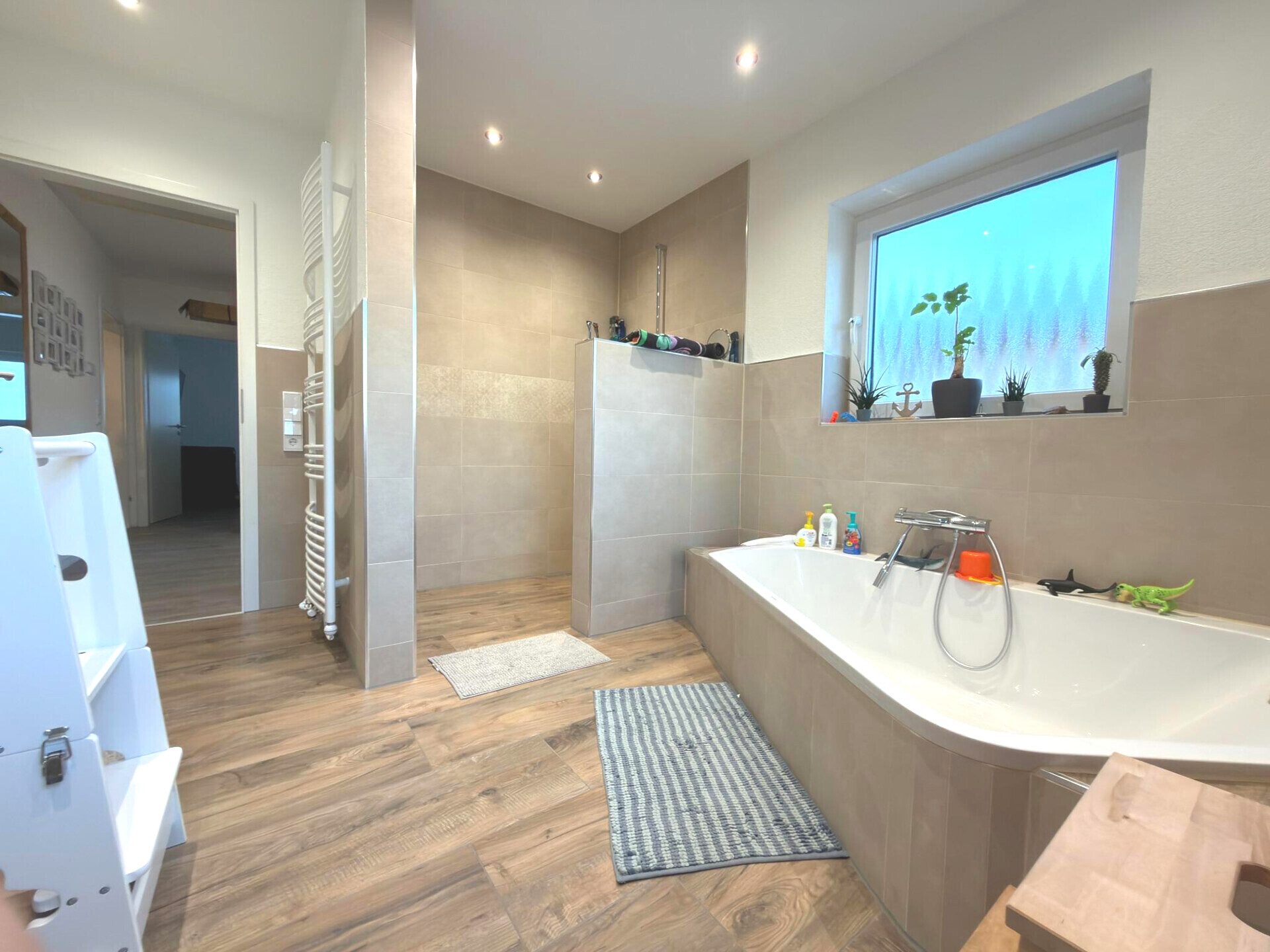 Immobilienangebot - Reichweiler - Alle - Wunderschönes, geräumiges Einfamilienhaus bei Freisen in ruhiger Wohnlage mit Top Autobahnanbindung!