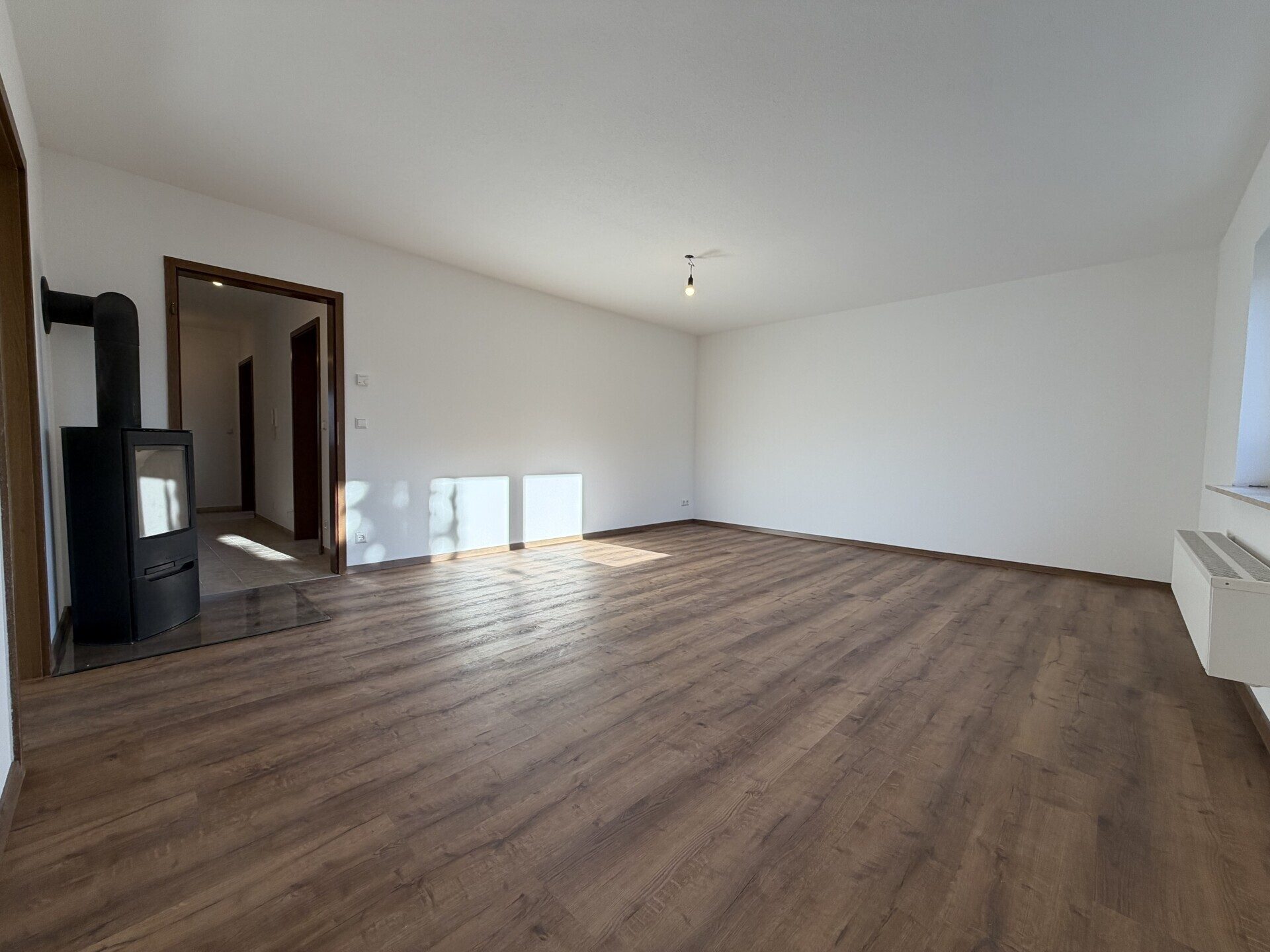 Immobilienangebot - Gosheim - Alle - Komfortabel wohnen: 4-Zimmer-Wohnung mit neuer Einbauküche