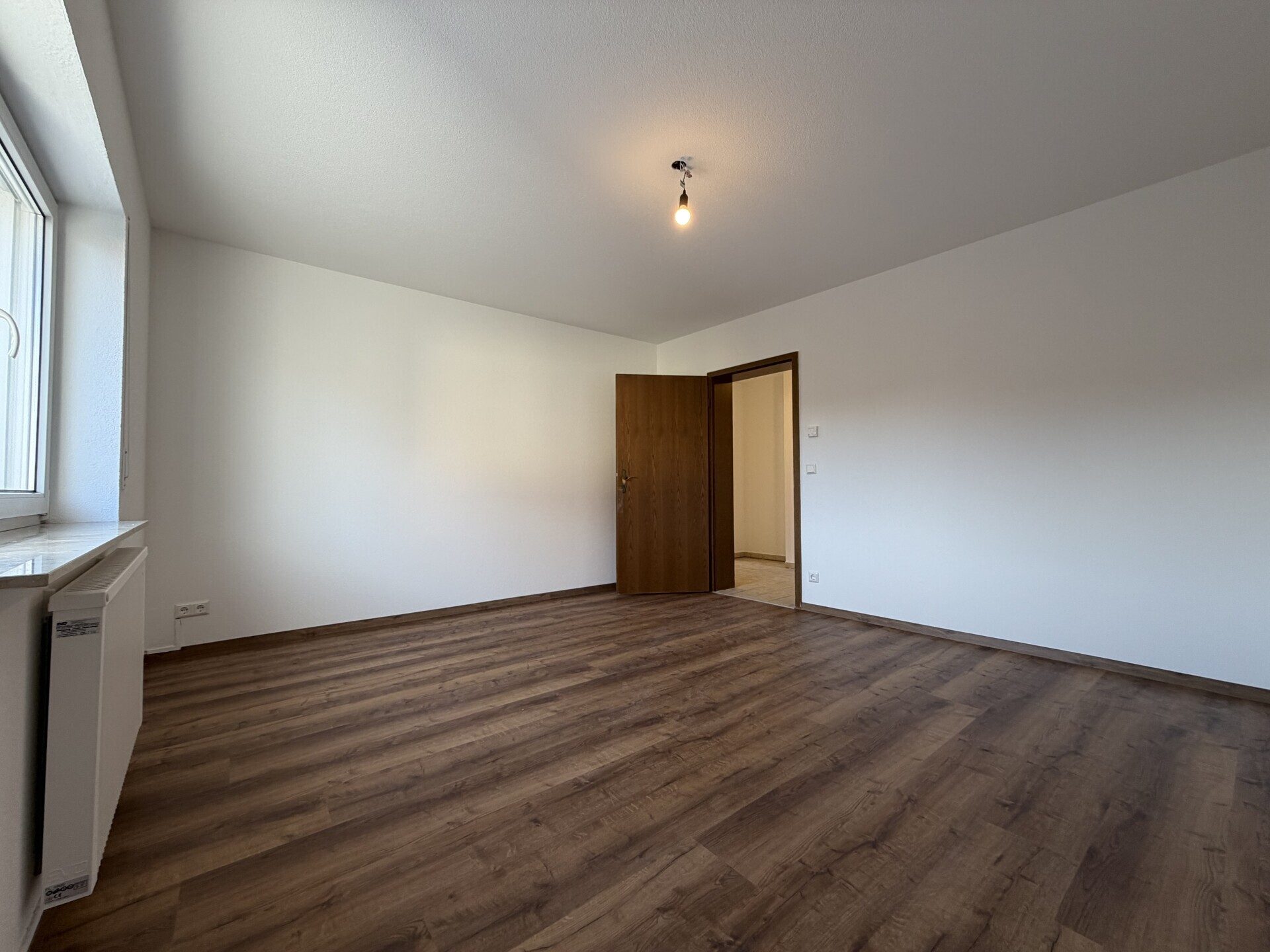 Immobilienangebot - Gosheim - Alle - Komfortabel wohnen: 4-Zimmer-Wohnung mit neuer Einbauküche