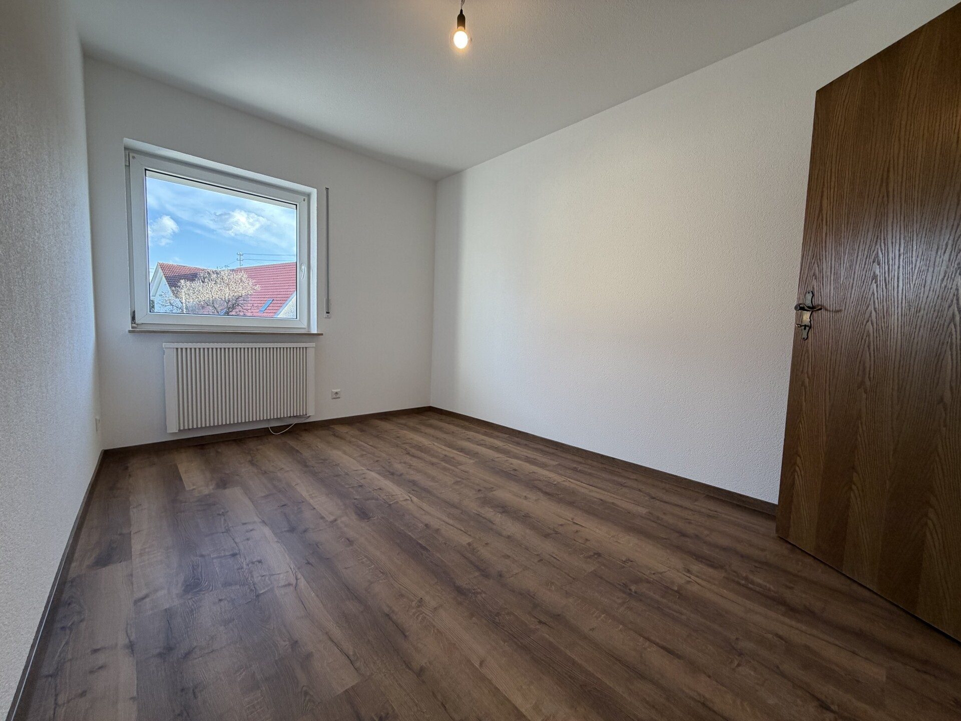 Immobilienangebot - Gosheim - Alle - Komfortabel wohnen: 4-Zimmer-Wohnung mit neuer Einbauküche