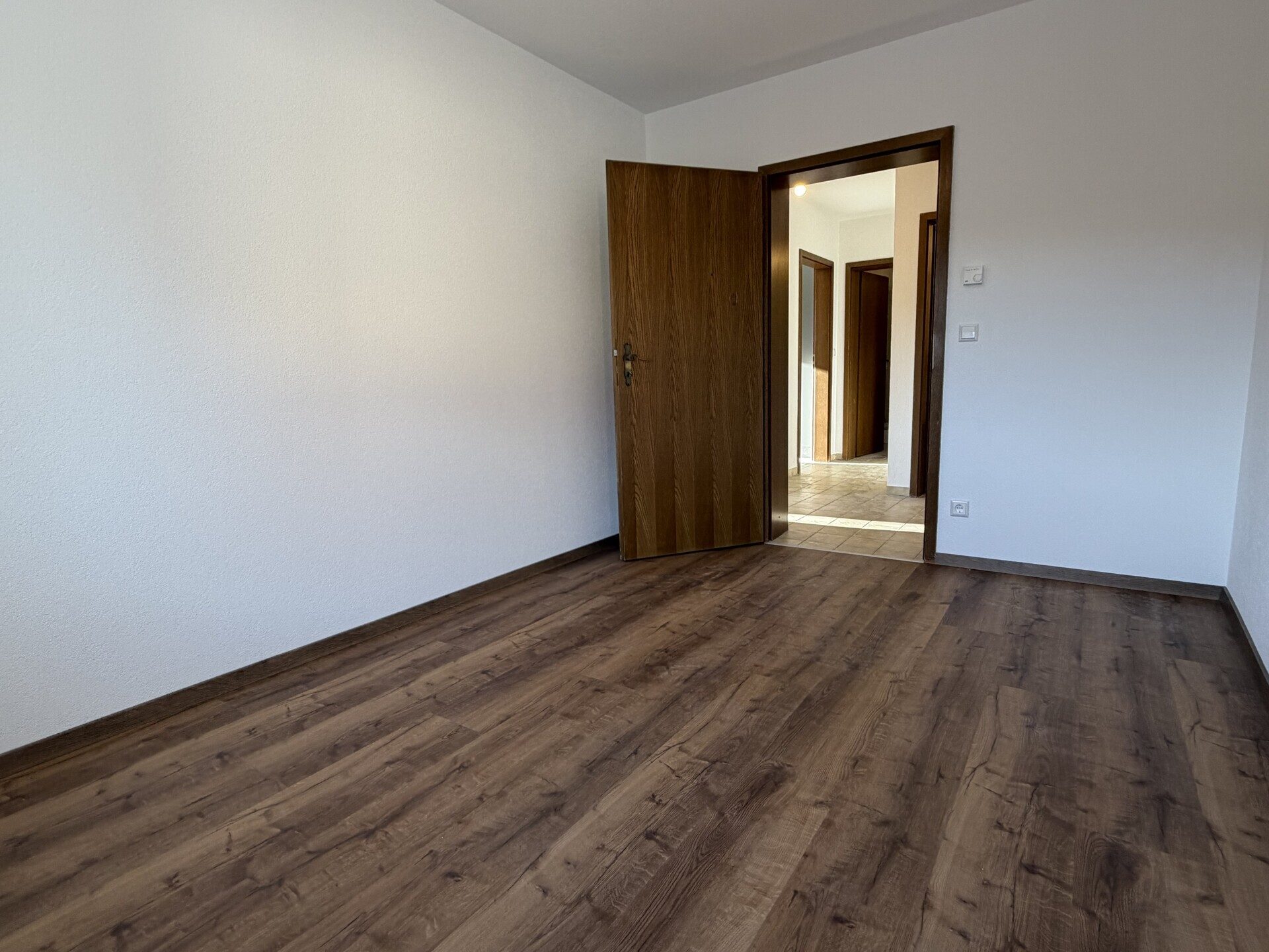 Immobilienangebot - Gosheim - Alle - Komfortabel wohnen: 4-Zimmer-Wohnung mit neuer Einbauküche