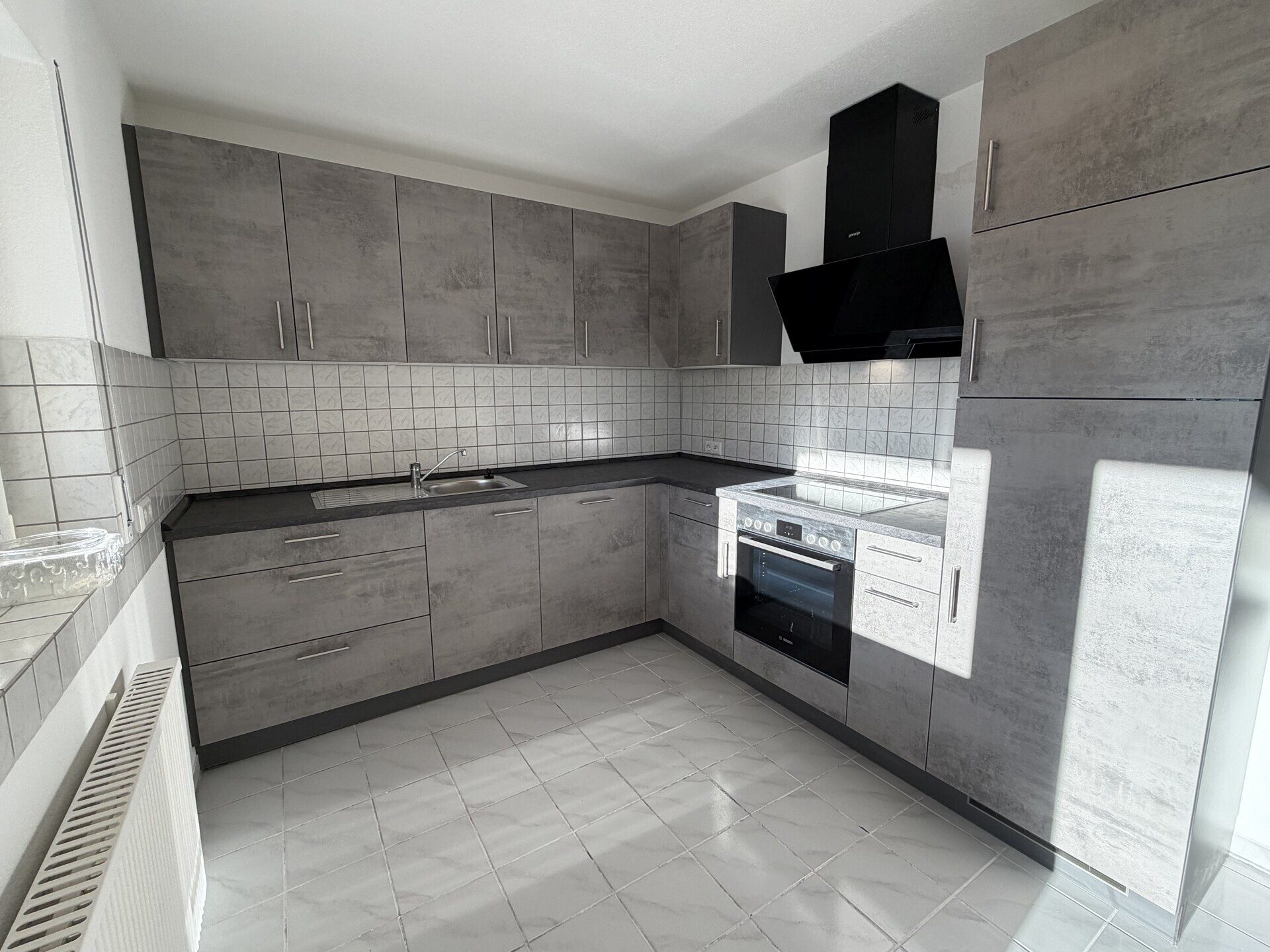 Immobilienangebot - Gosheim - Alle - Komfortabel wohnen: 4-Zimmer-Wohnung mit neuer Einbauküche