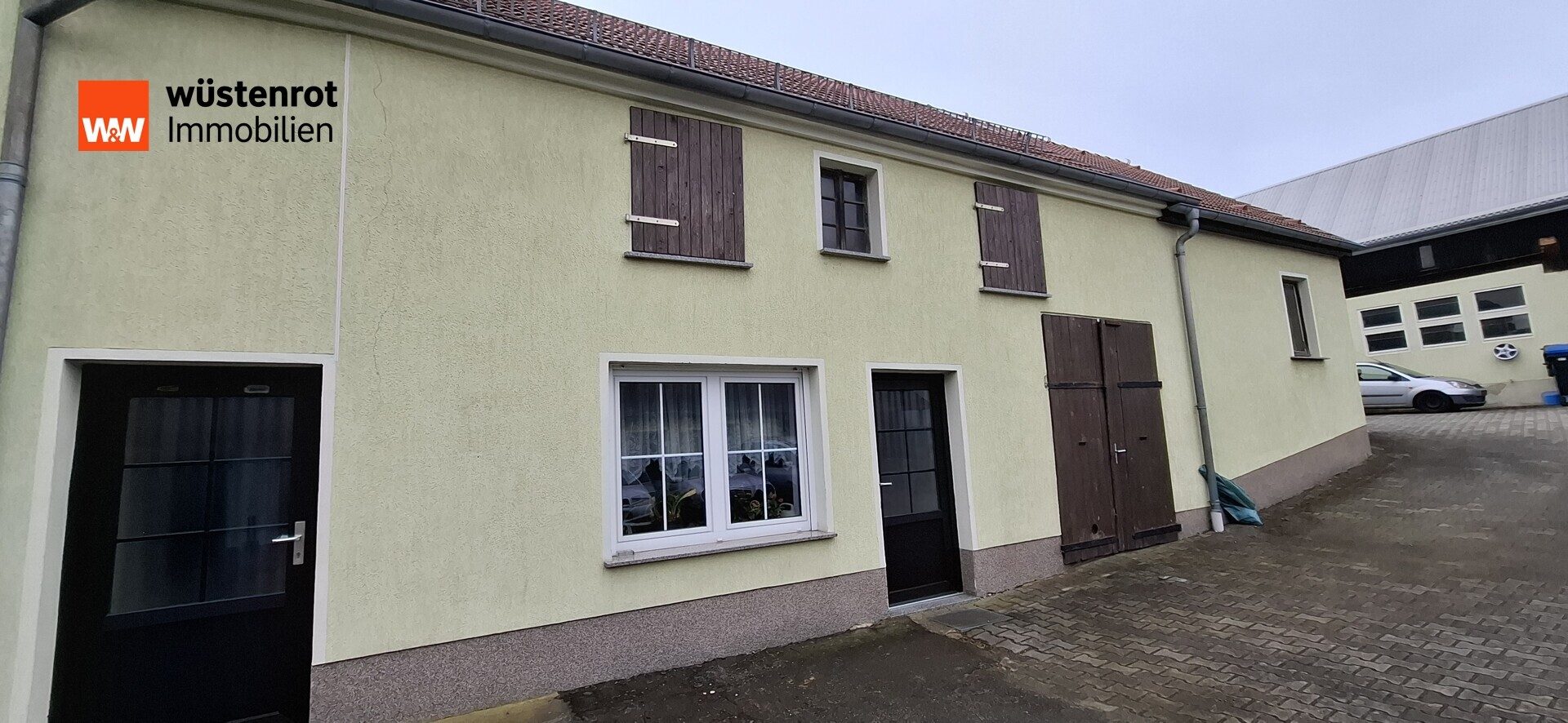 Immobilienangebot - Neukirch - Alle - Wohnhaus mit Nebengelass, Garagen und Verkau3fspavillon
