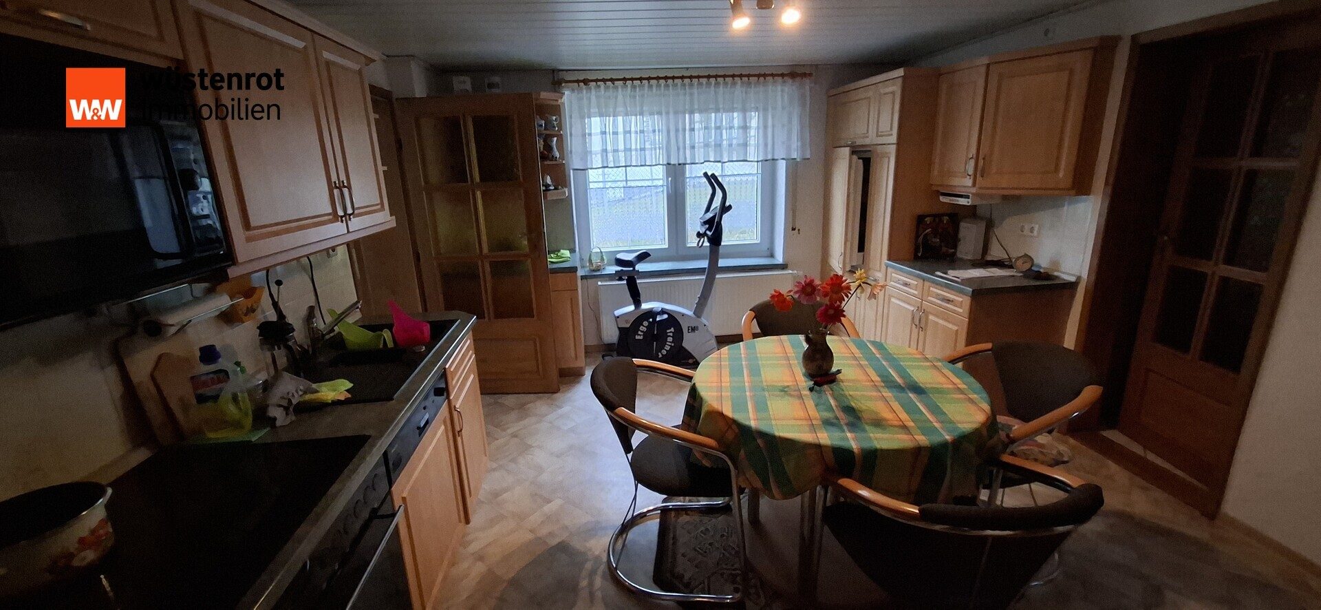 Immobilienangebot - Neukirch - Alle - Wohnhaus mit Nebengelass, Garagen und Verkau3fspavillon